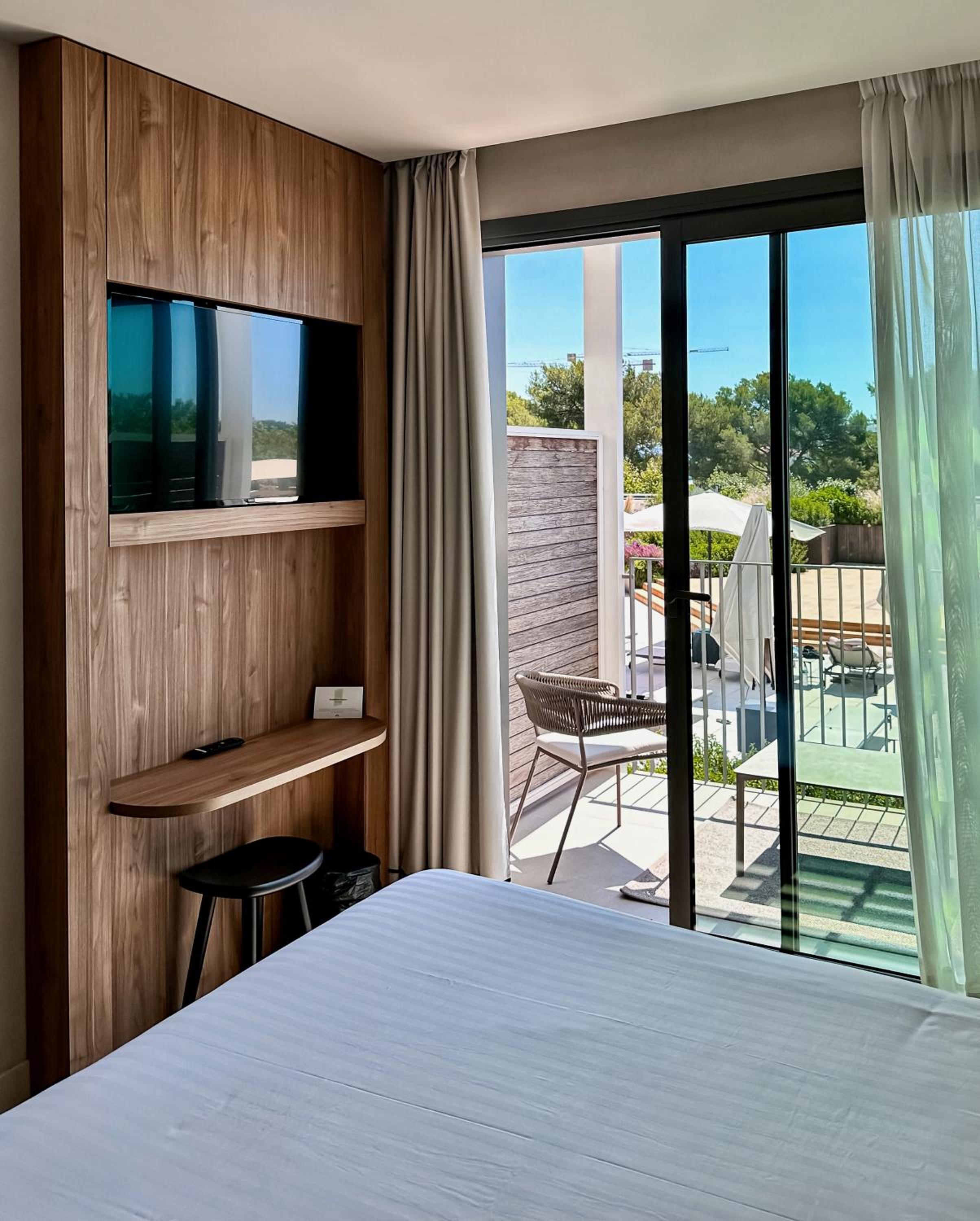 Double or Twin Room with Pool View