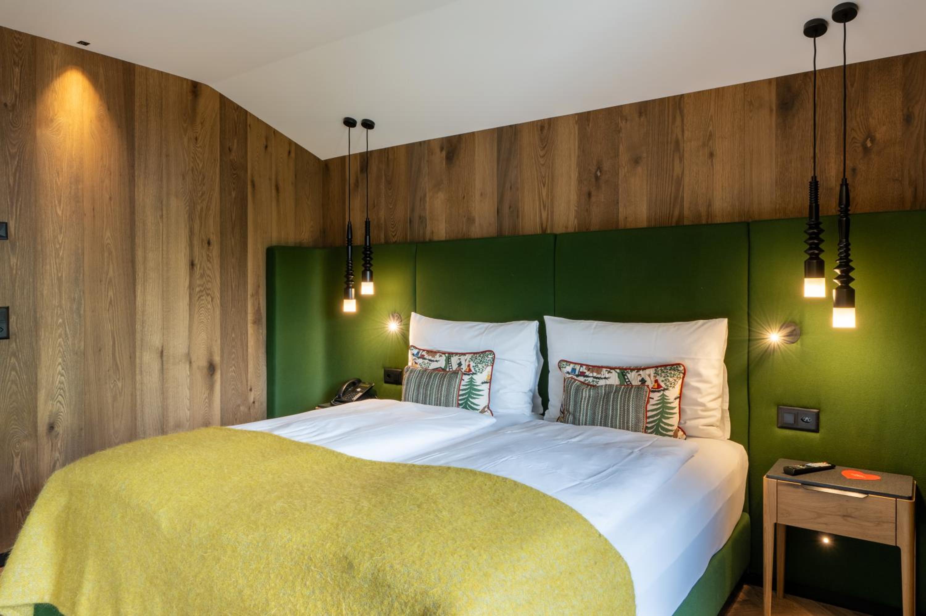 Deluxe Suite with Jacuzzi and Matterhorn View