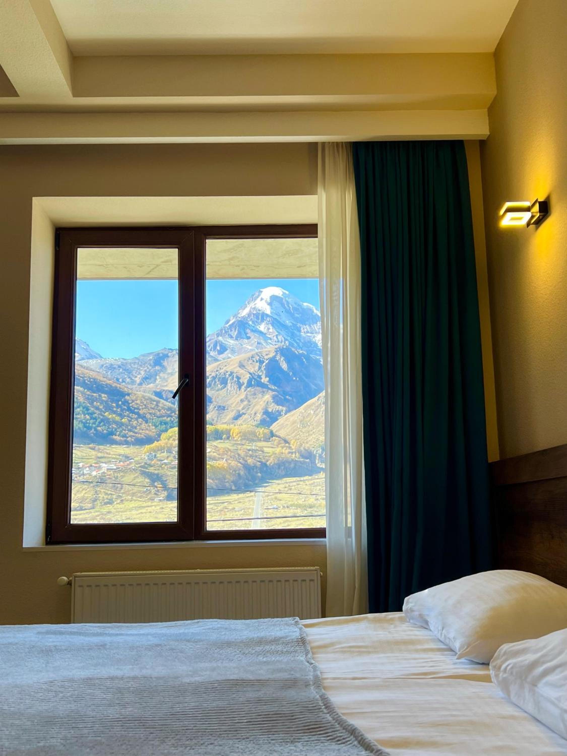 Twin Room With Mountain View