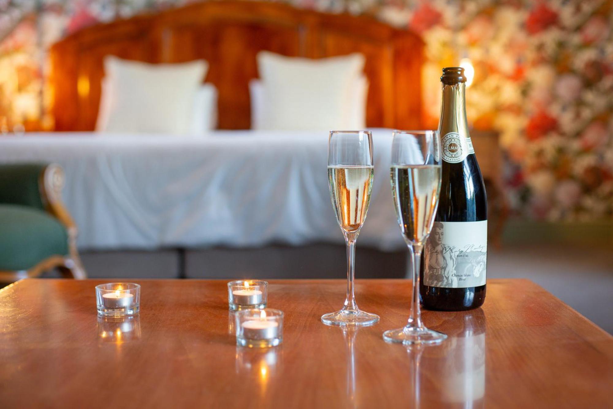 Luxury Studio (sleeps 4)