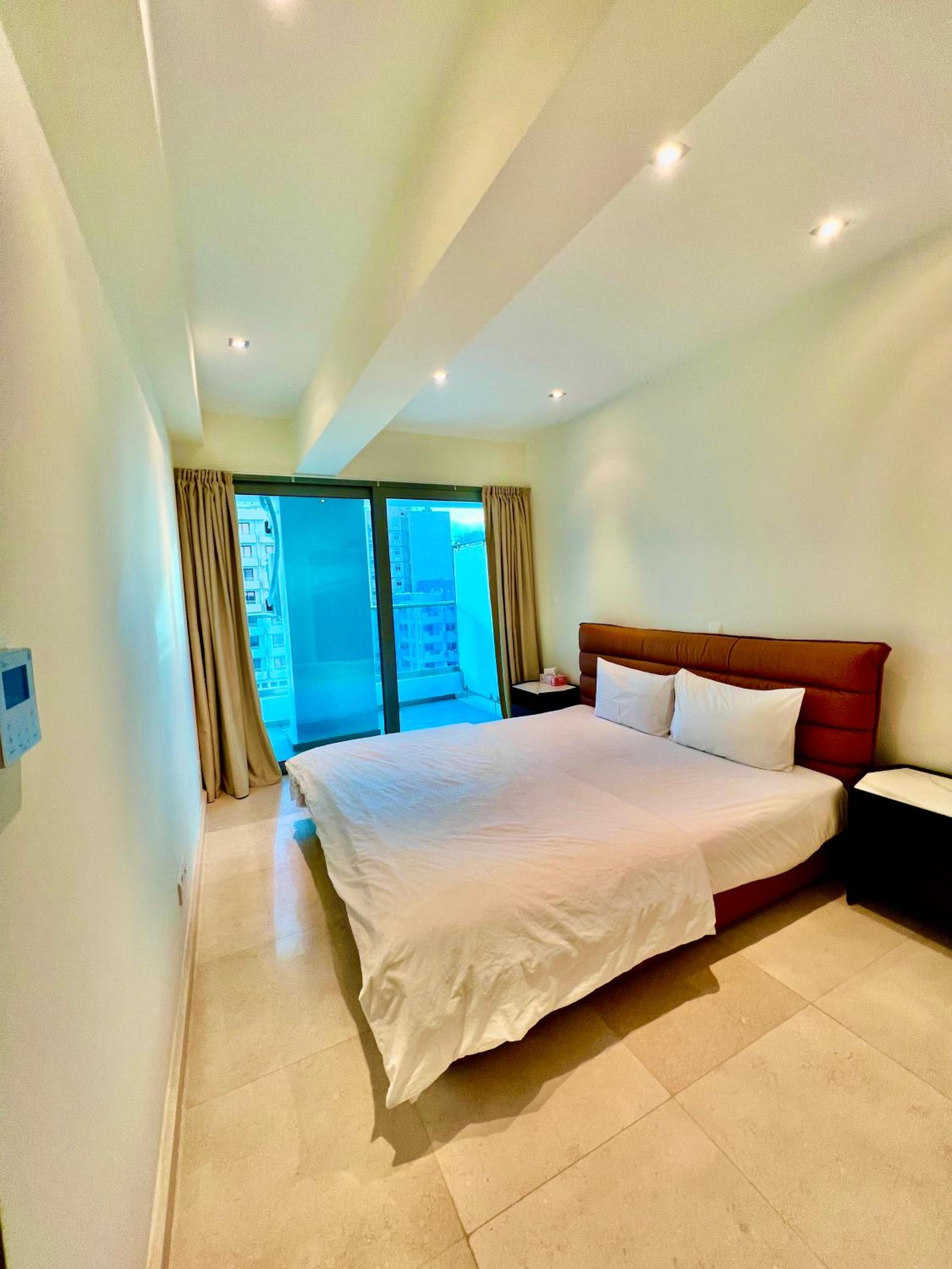 Apartment with Partial Sea View