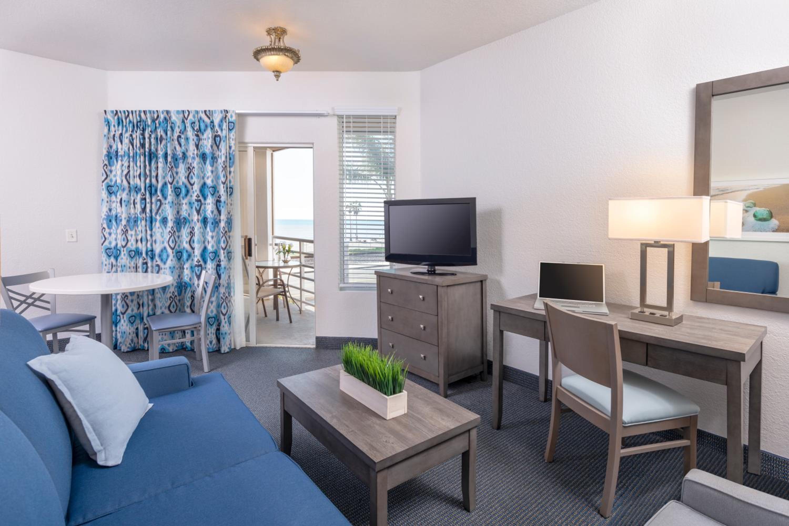 Deluxe King Suite