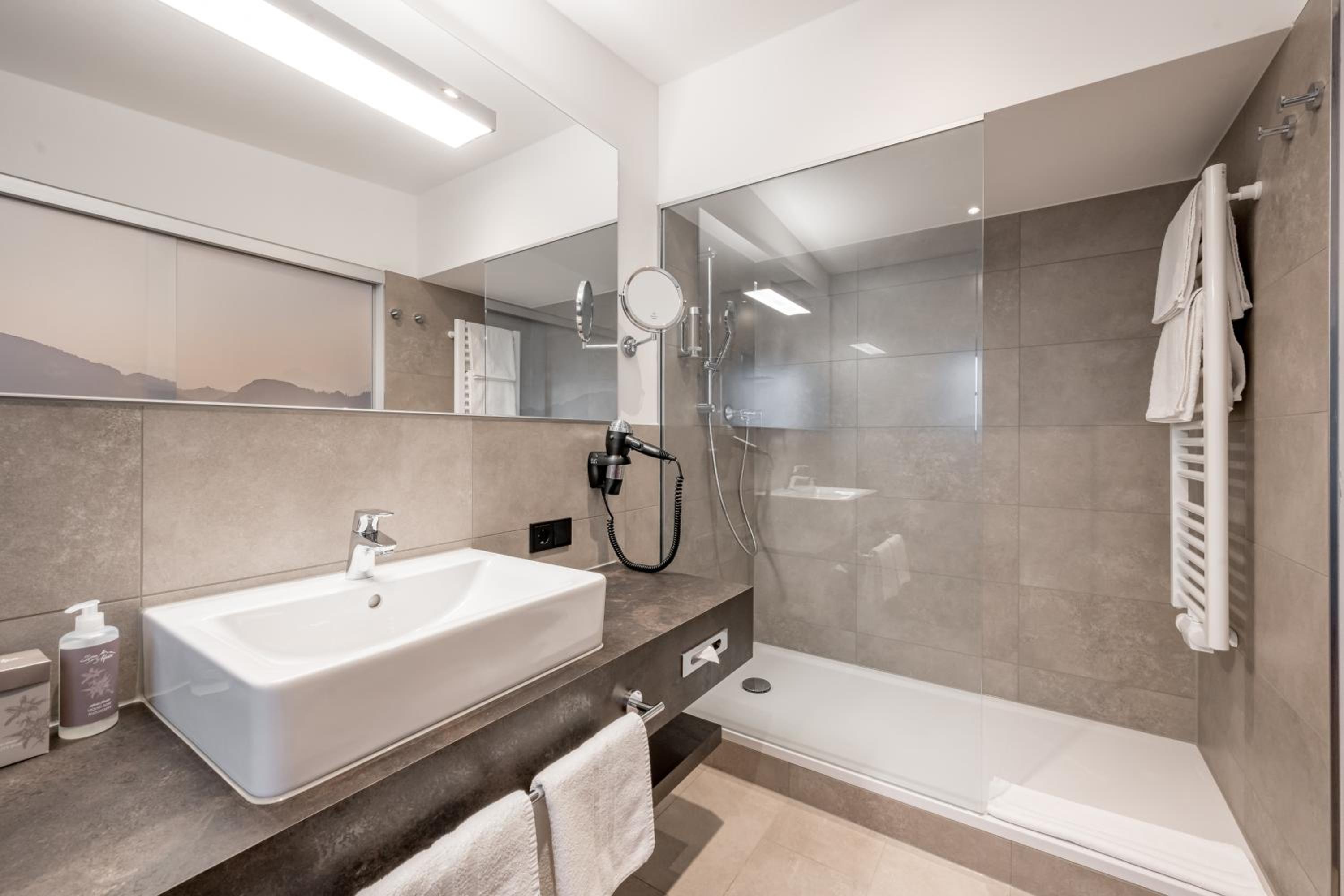 Suite with Mountain View