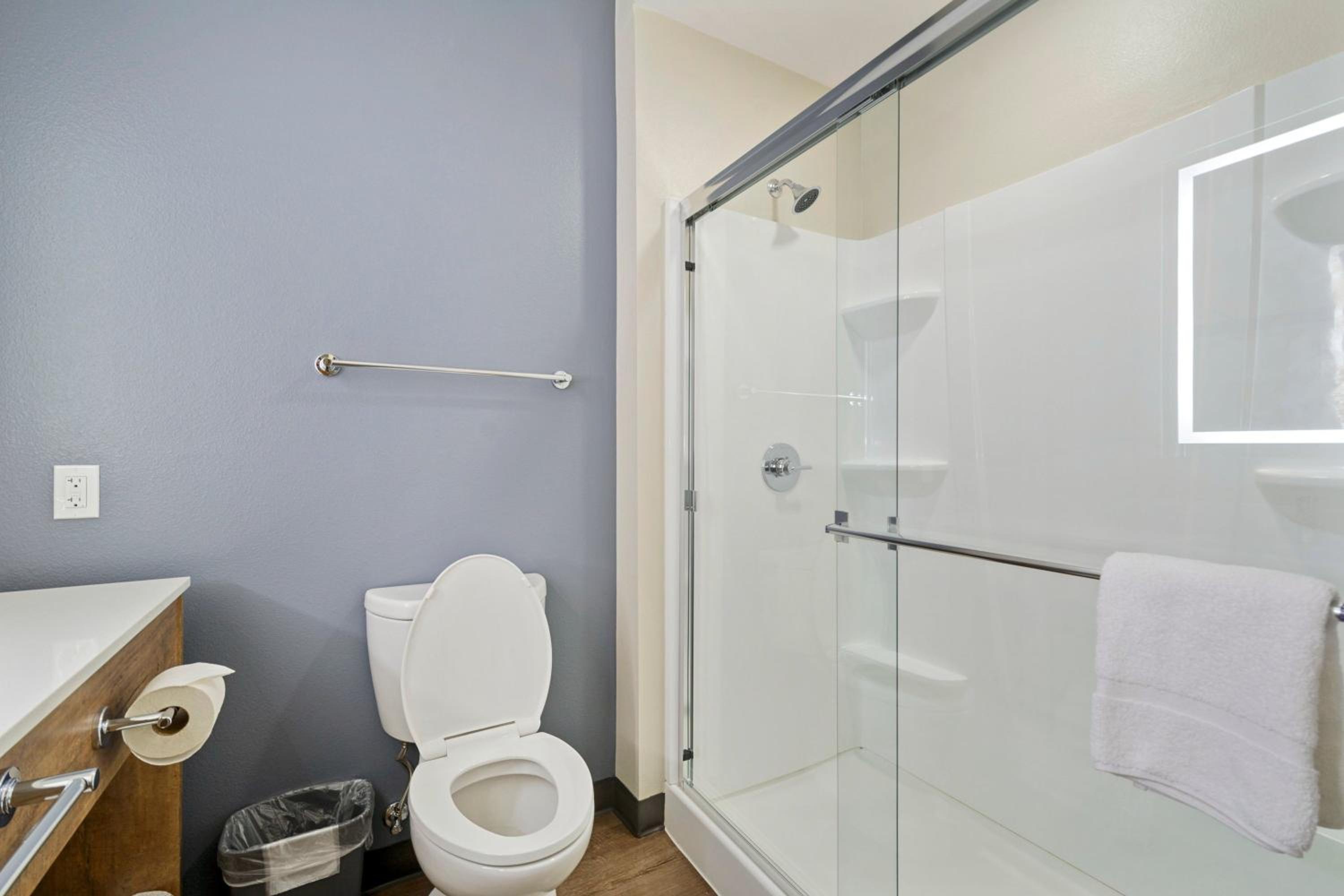 Ideal Studio with Two Queen Beds - Non-Smoking