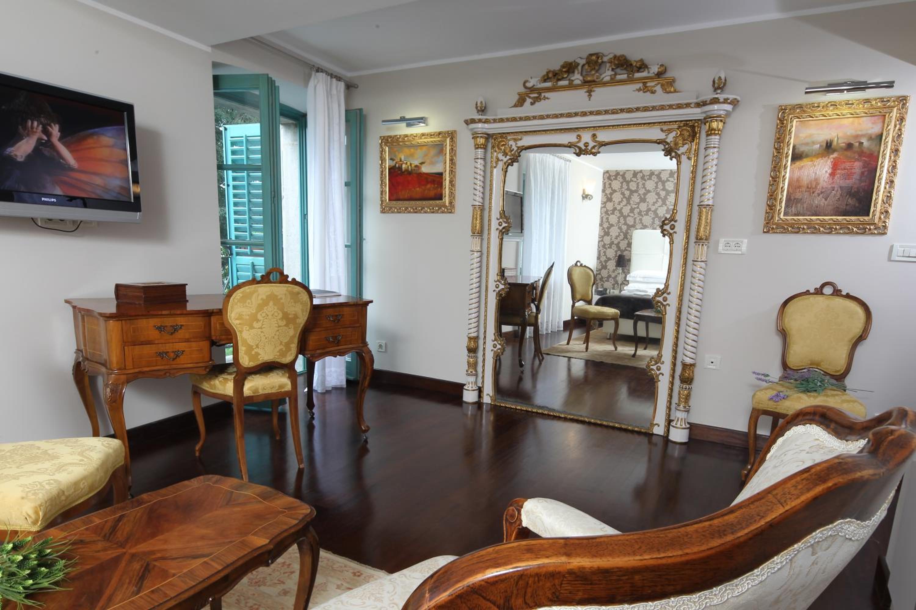 Junior Suite with Balcony