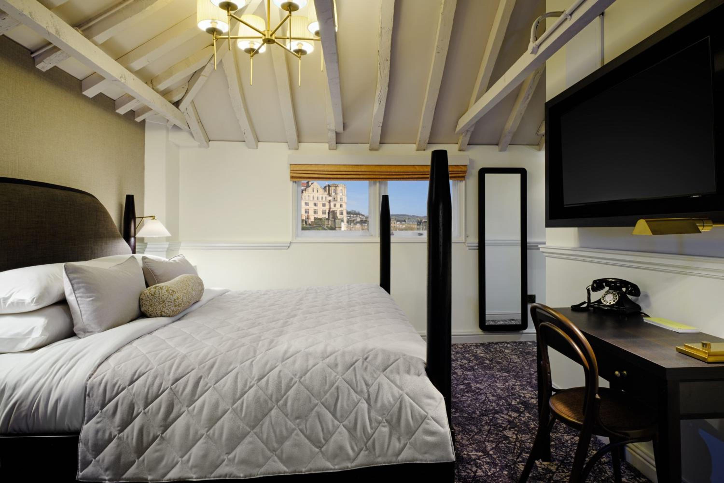 Cinematography, Guest room, 1 King