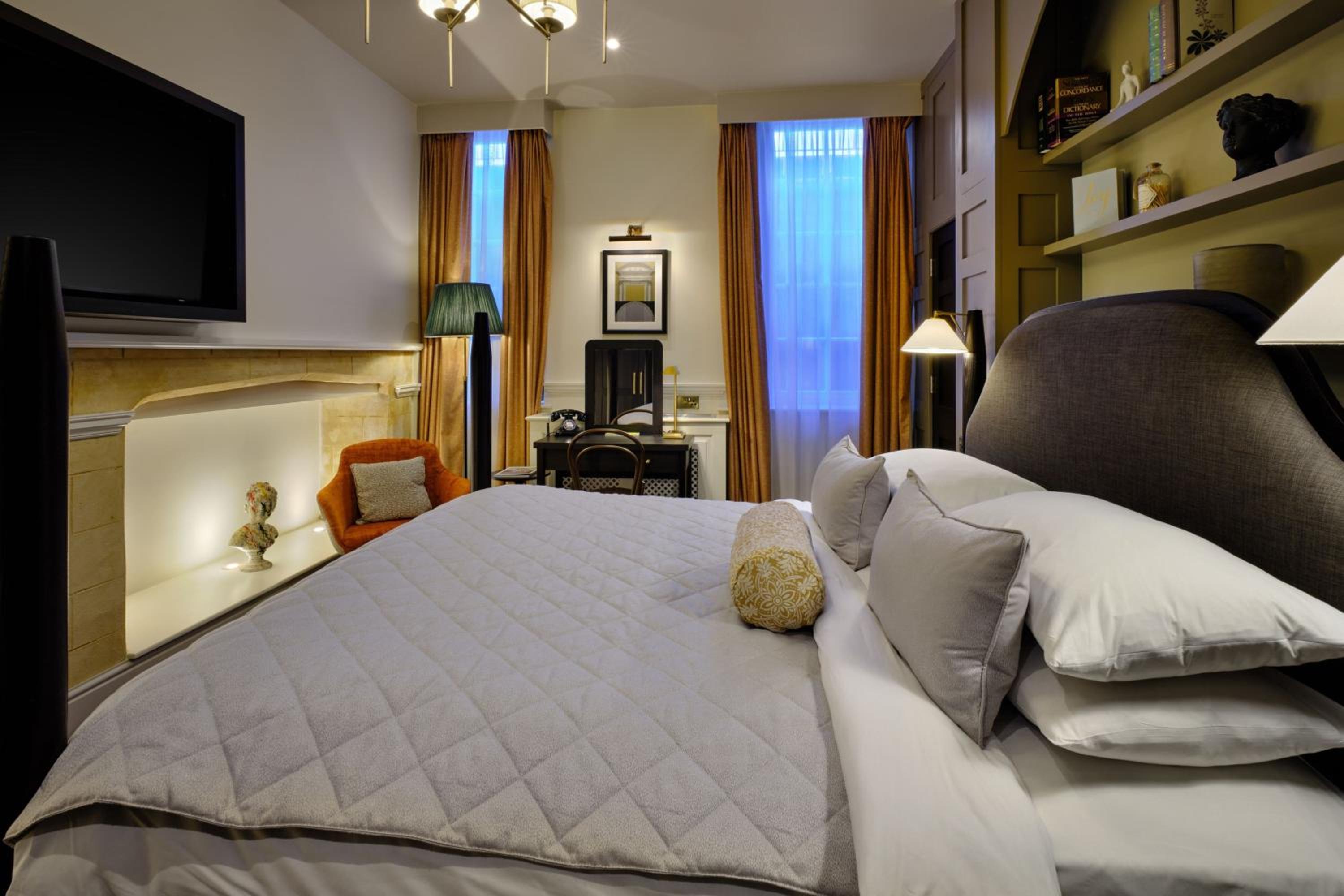 Cinematography, Guest room, 1 King