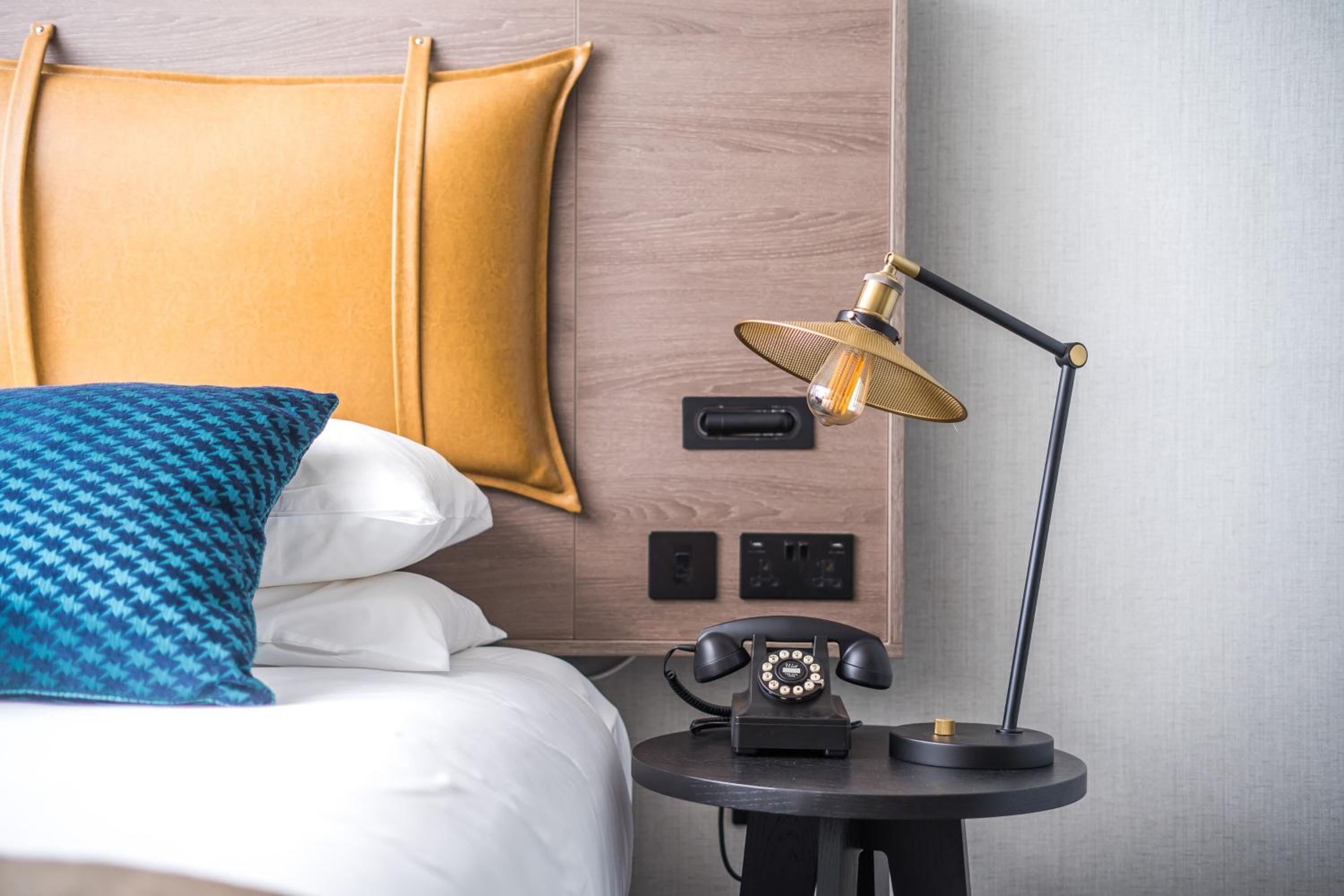 Cinematography, Guest room, 1 King