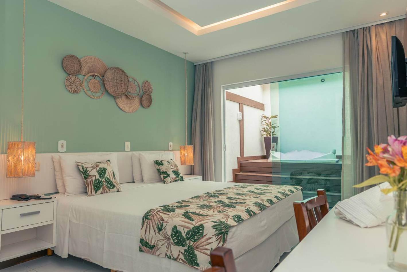 Queen Suite with Spa Bath