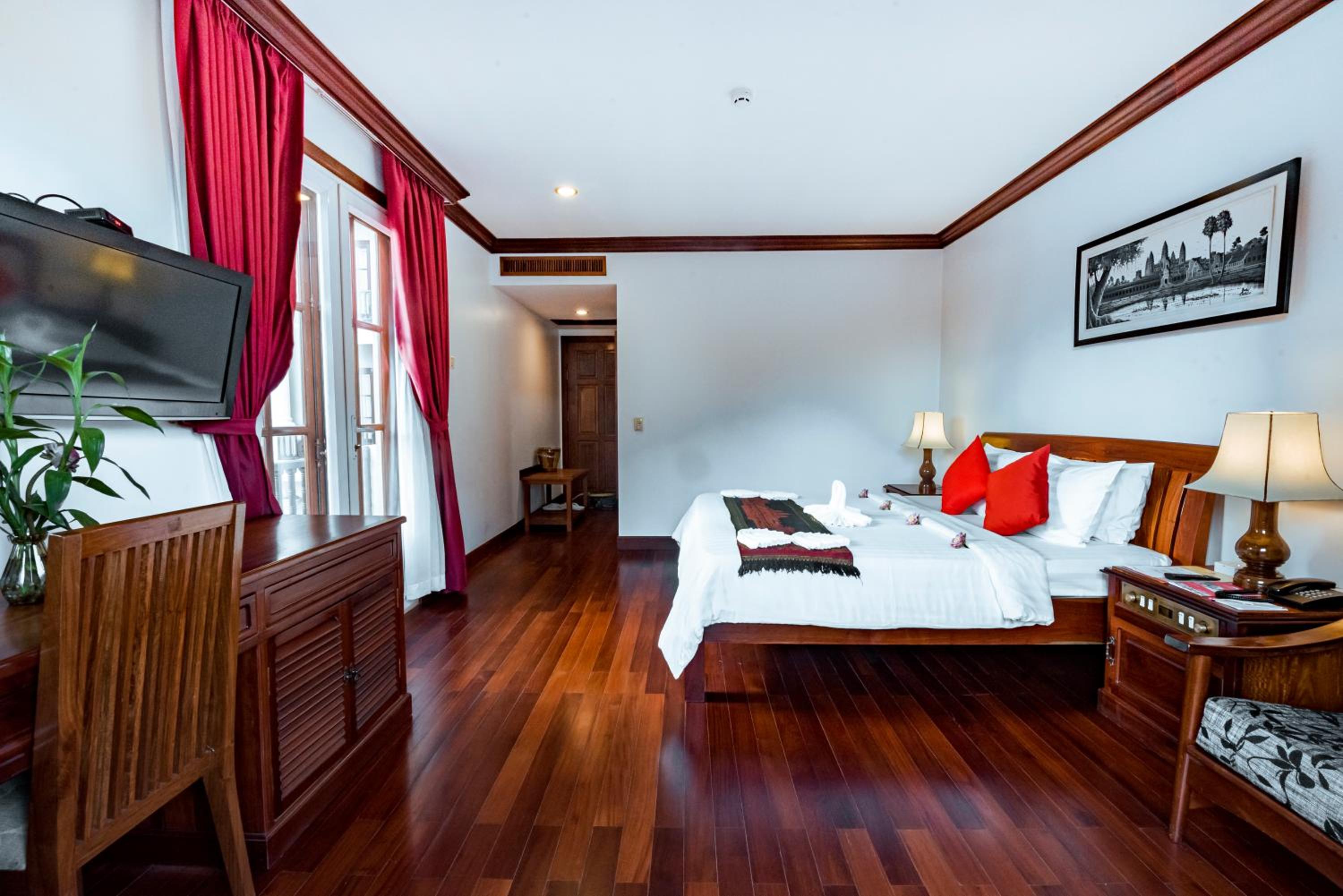 Deluxe Double Room with Pool View