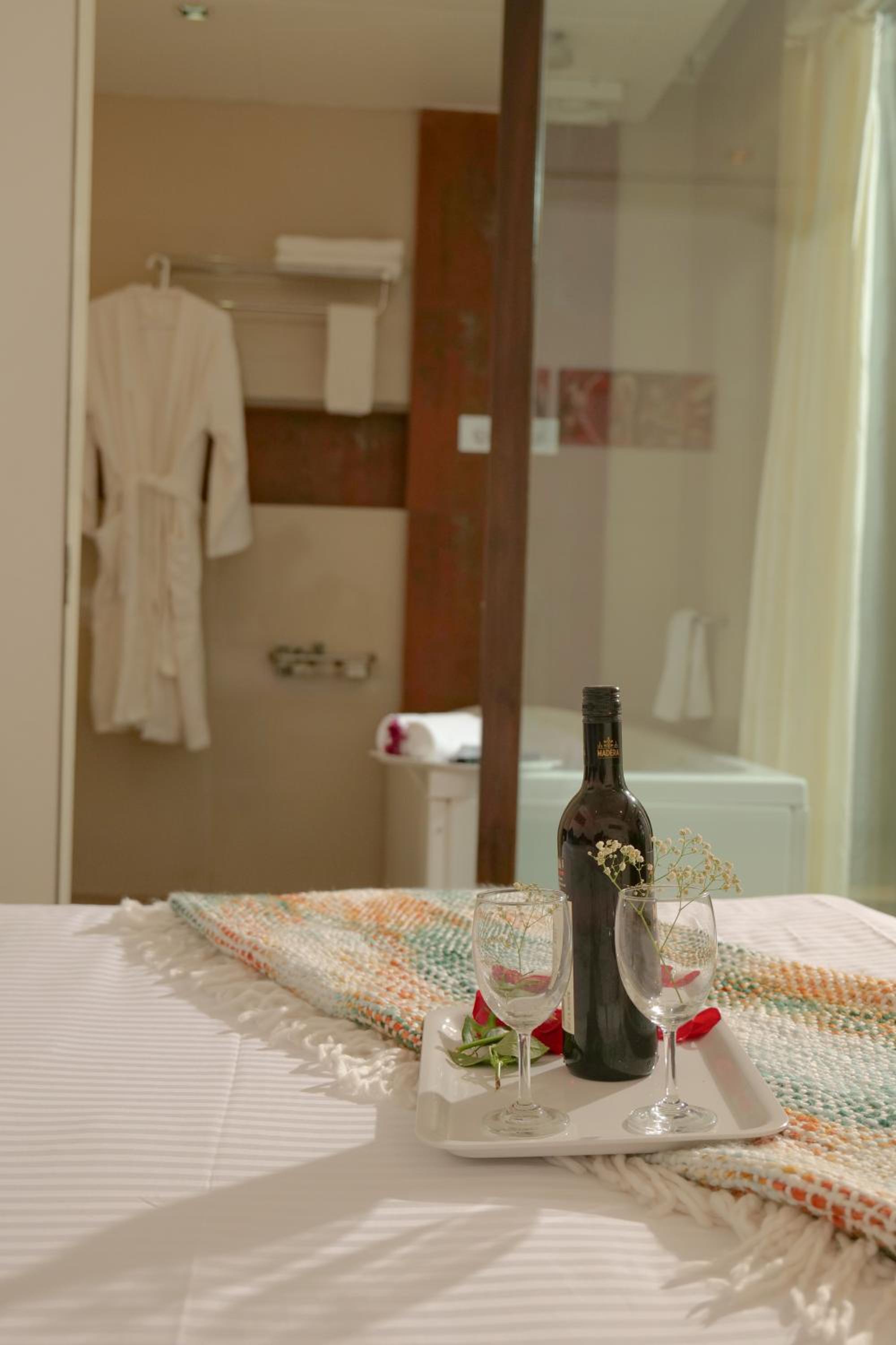 Deluxe Room with Bathtub