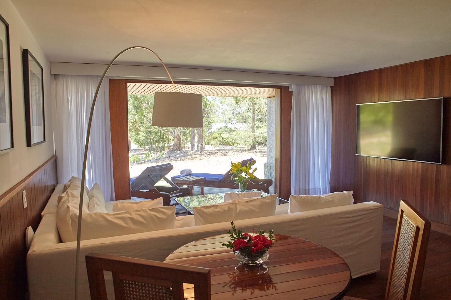 Premium Bi Level Suite