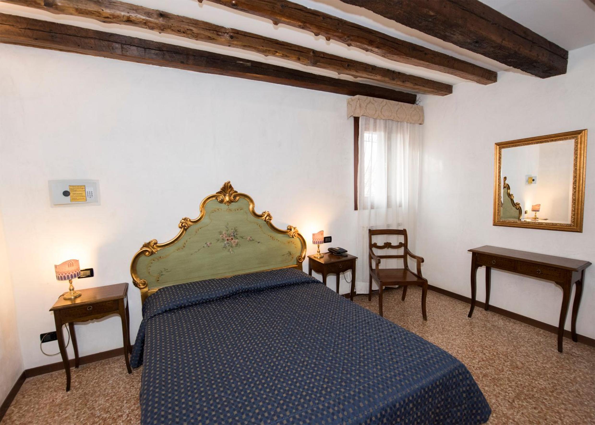 Double Room with Private External Bathroom