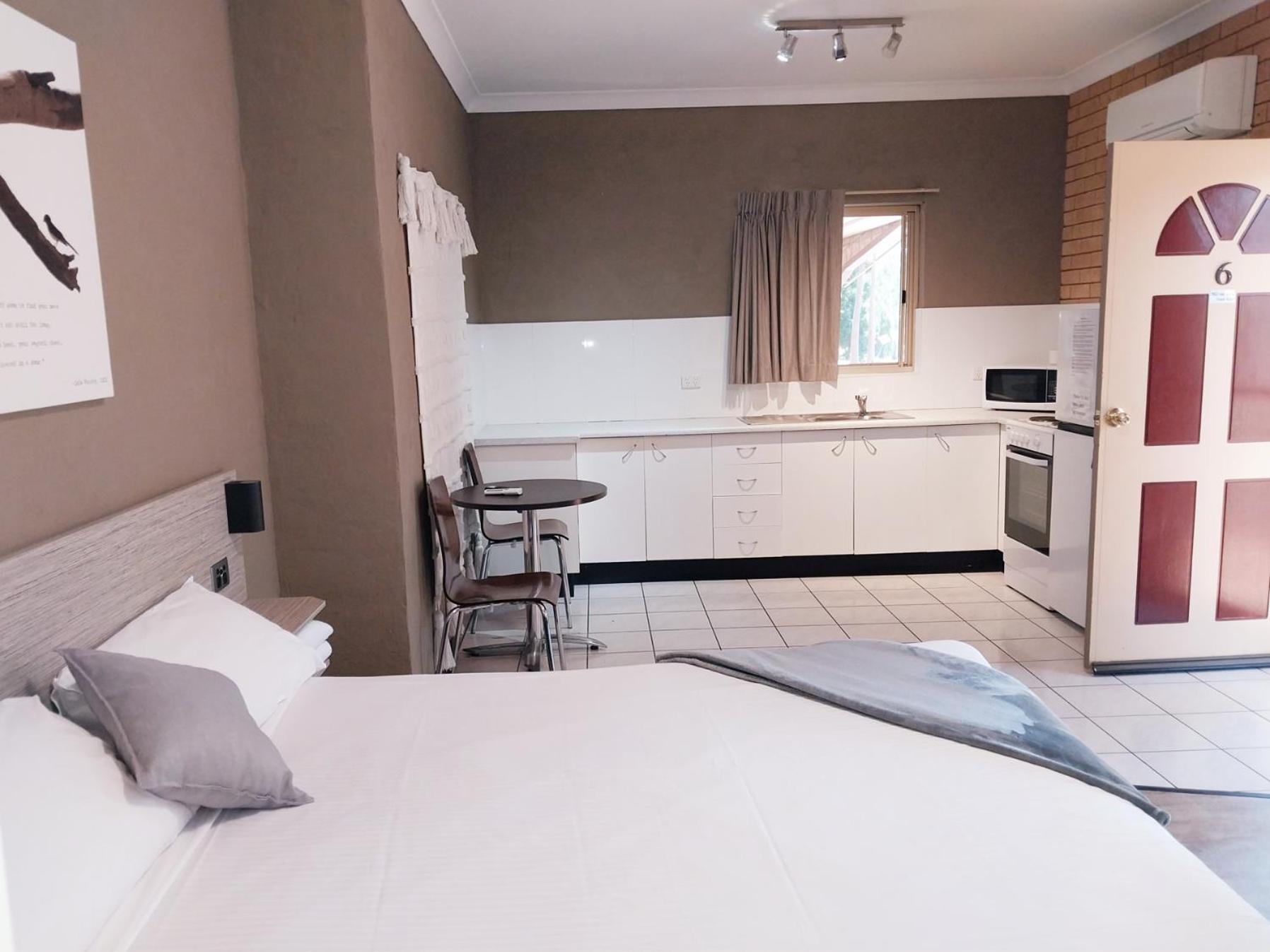 Queen Room - Pet Friendly