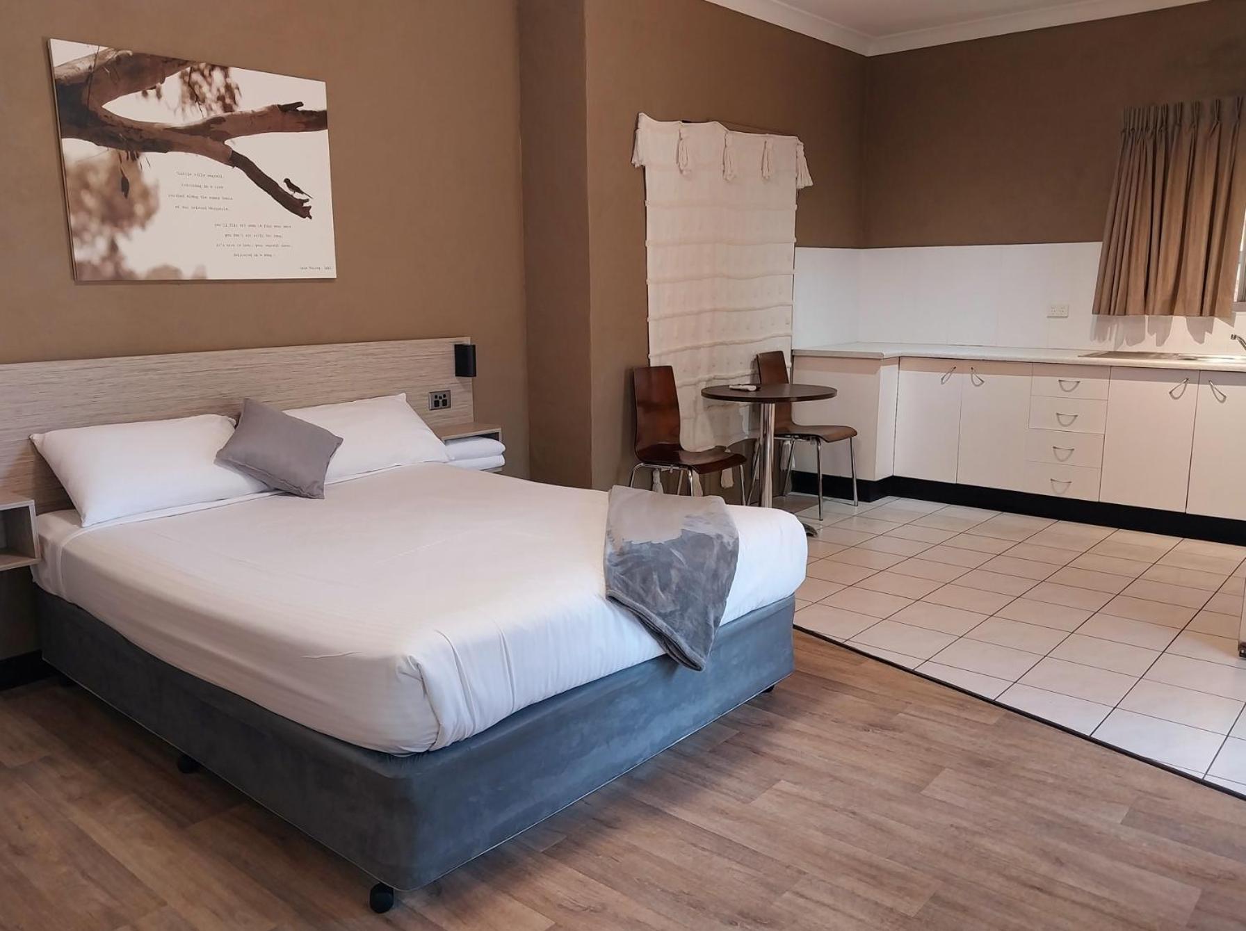 Queen Room - Pet Friendly