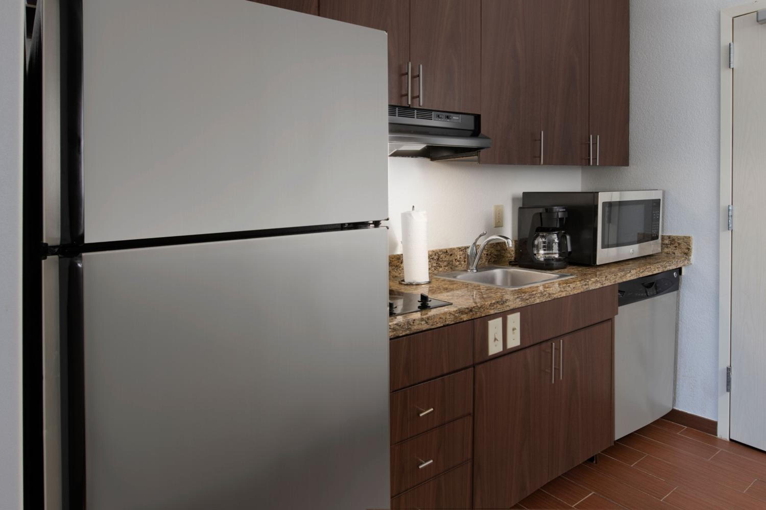 King Studio with Sofa Bed - Hearing Accessible