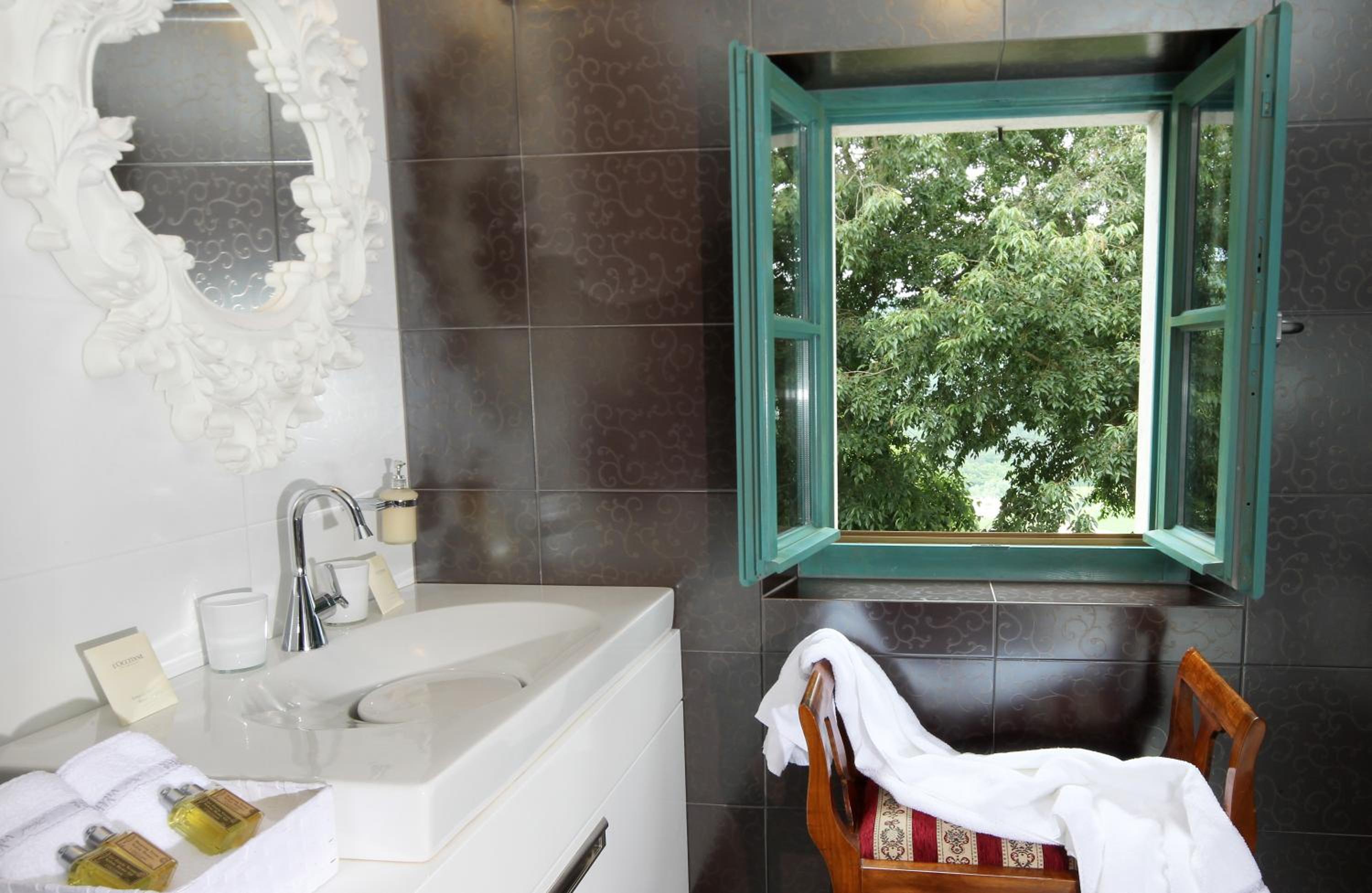 Junior Suite with Garden View