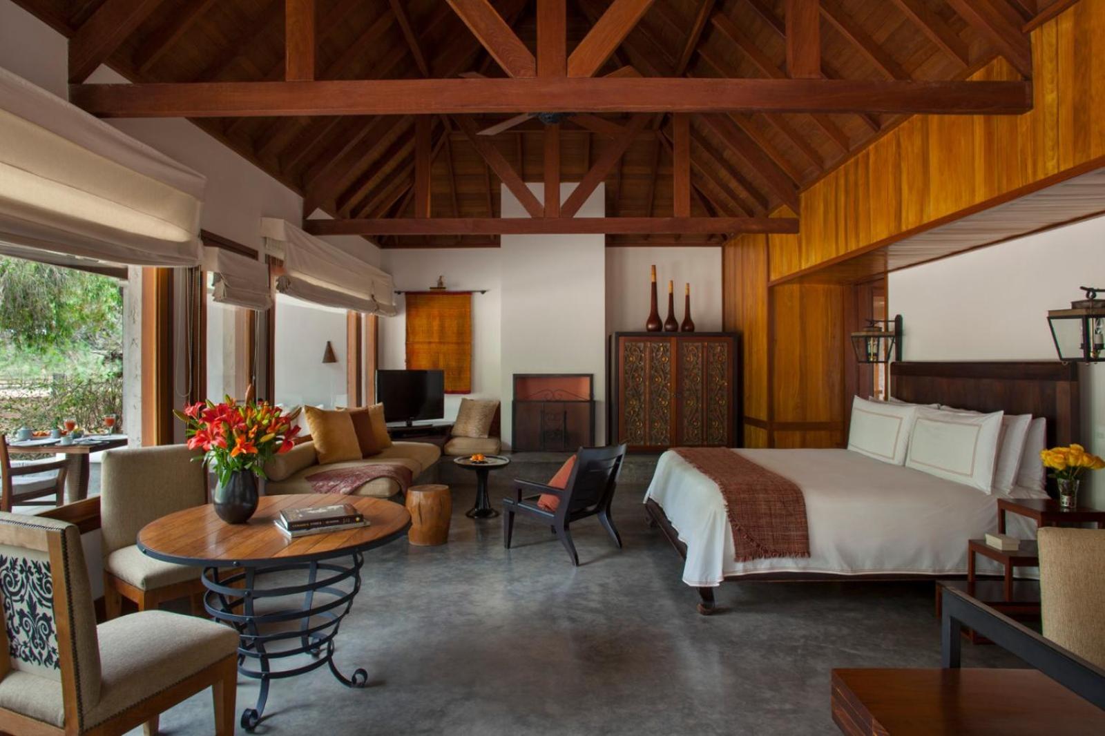 Forest Bungalow with one king bed