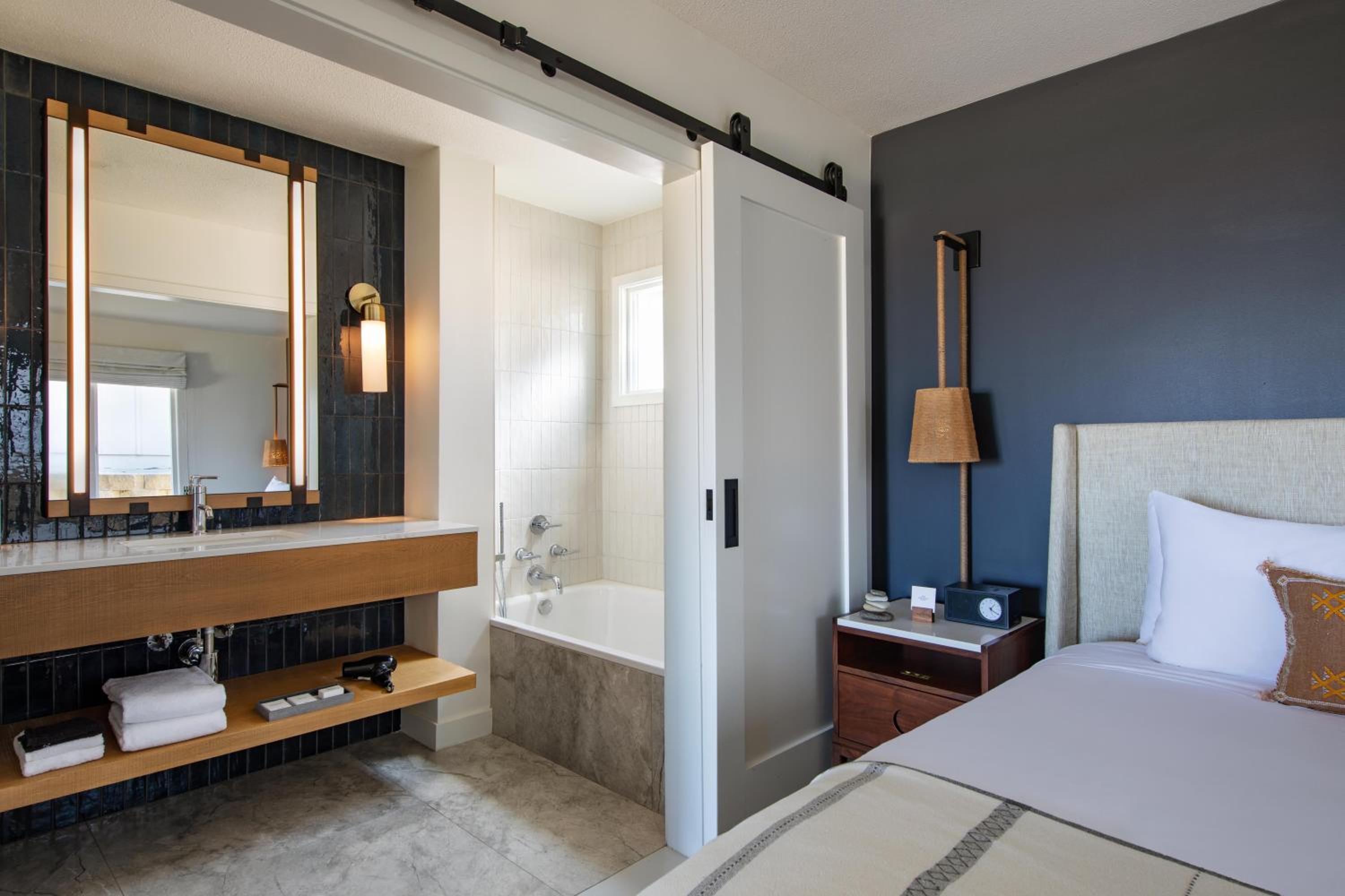 Coastal View Suite