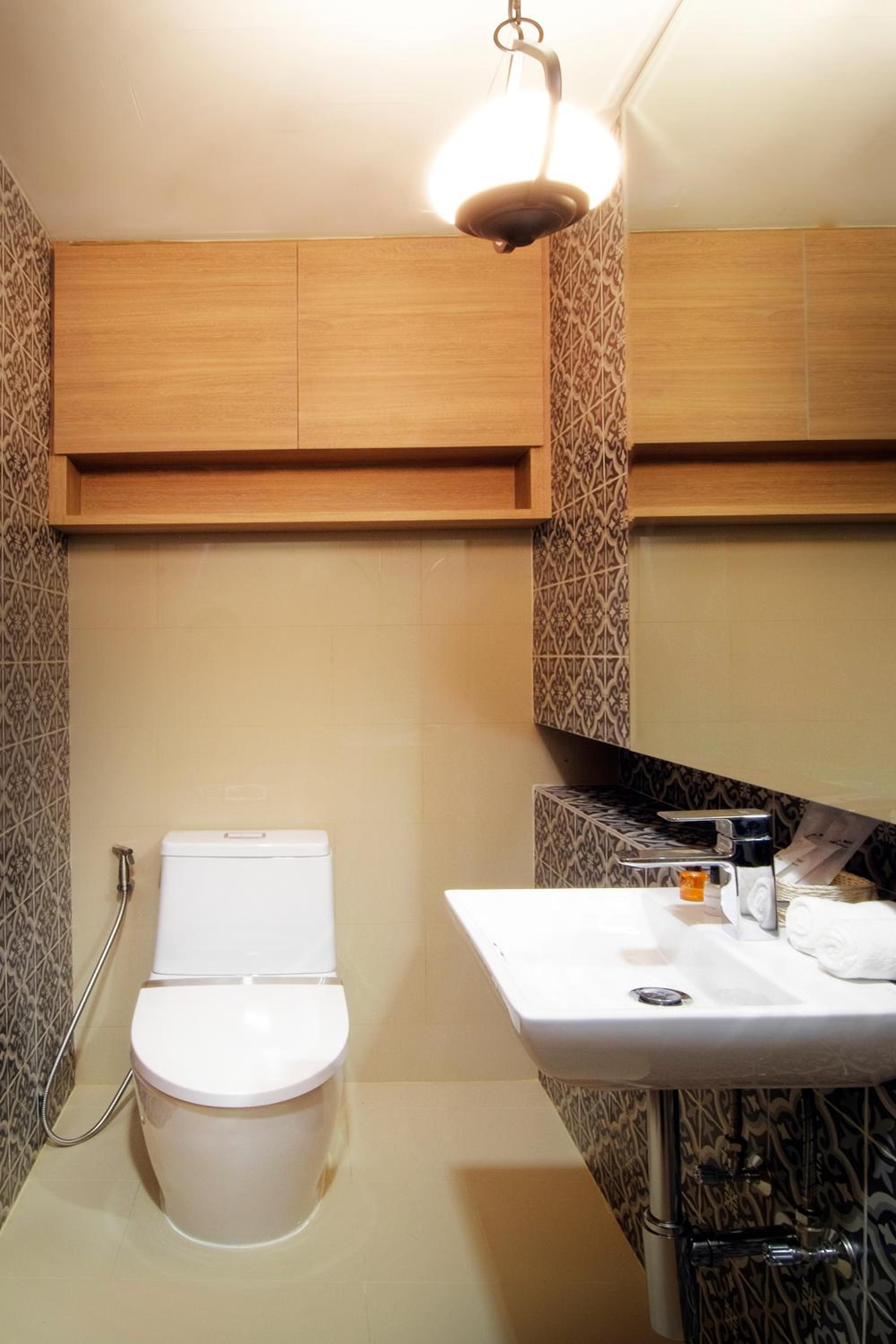 Deluxe King Room with Pool Access 