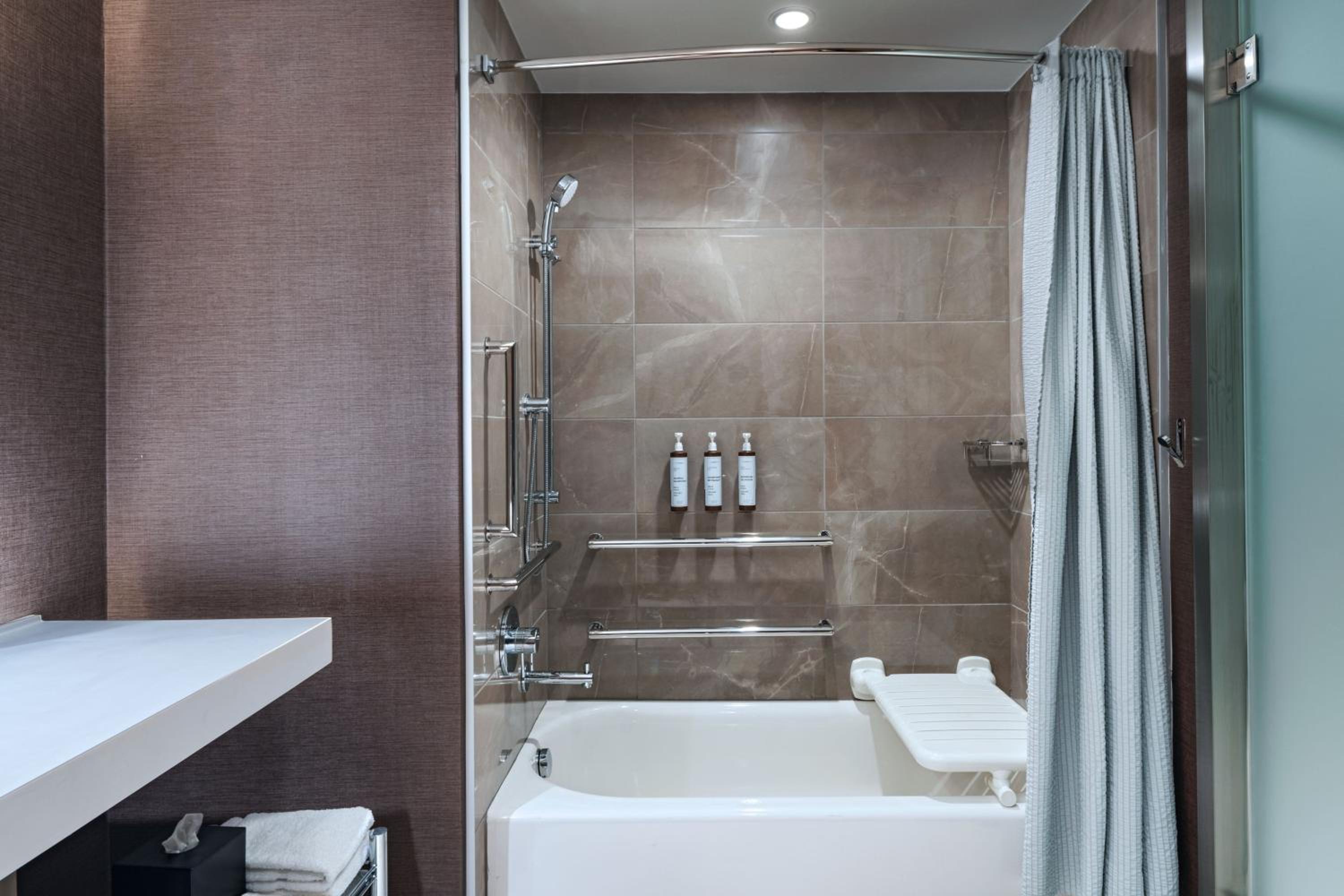 Queen Room with Two Queen Beds - Hearing Accessible