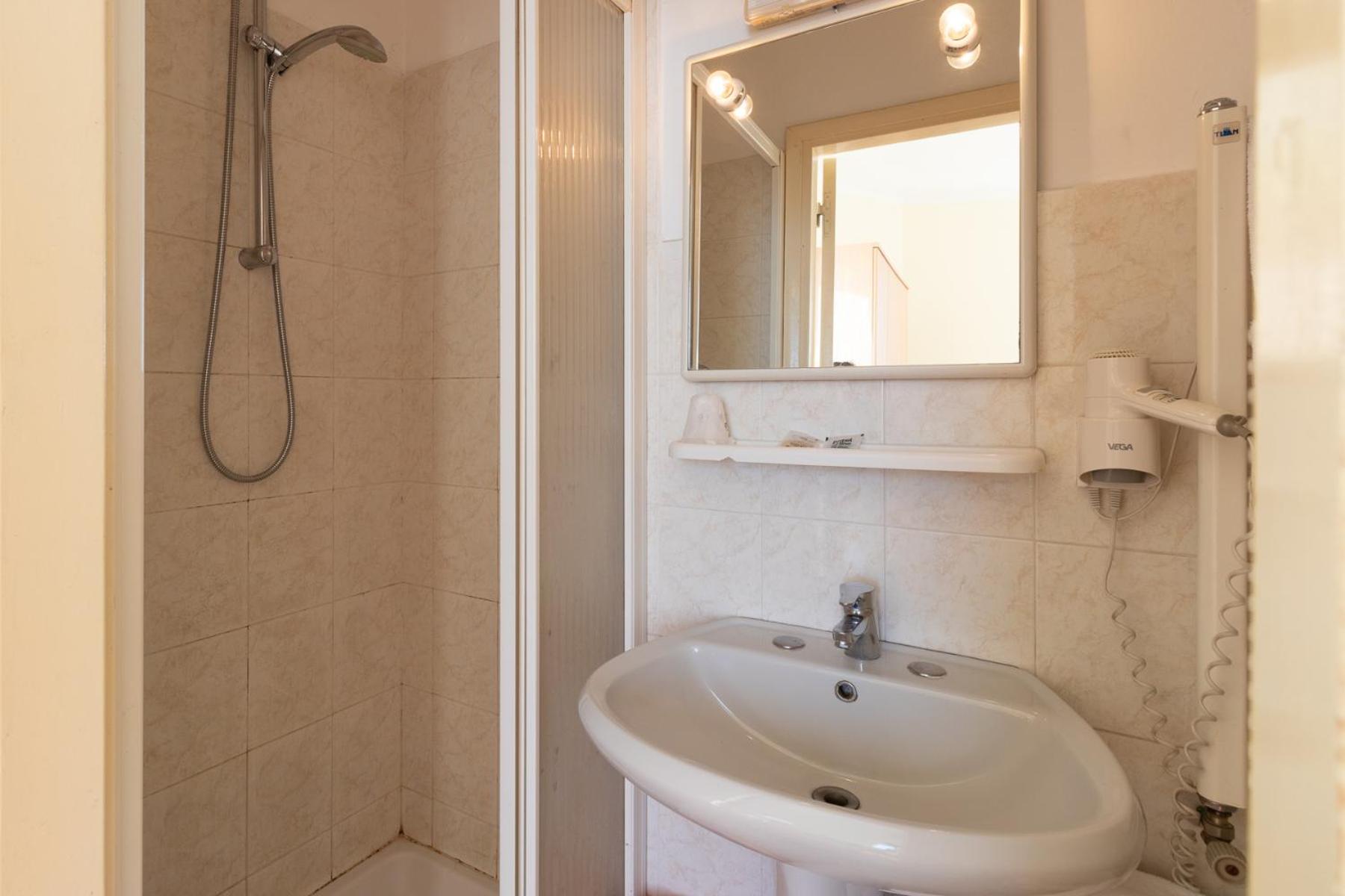 Double or Twin Room with Sea View and Private External Bathroom