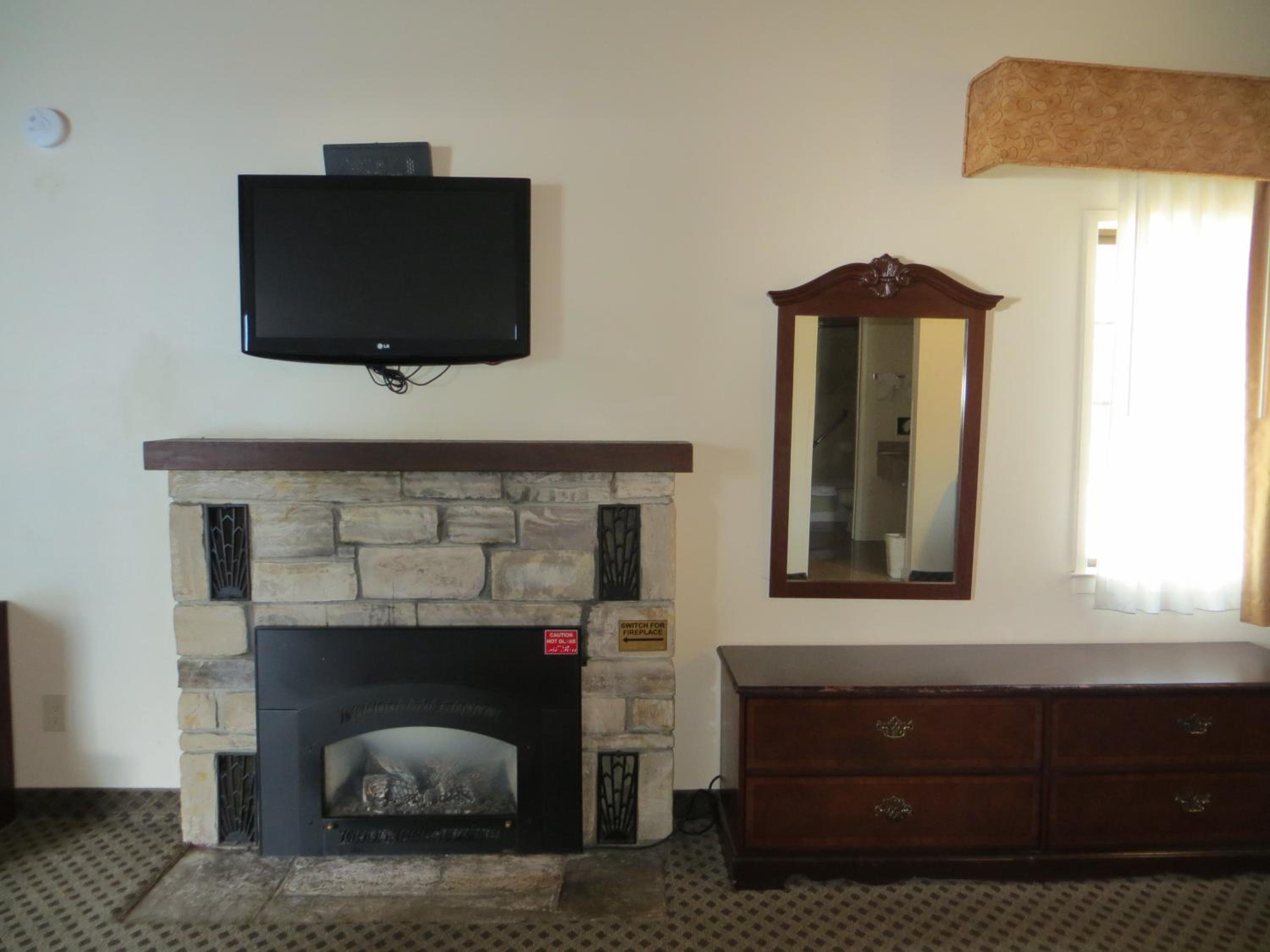 Double Queen Room with Firplace