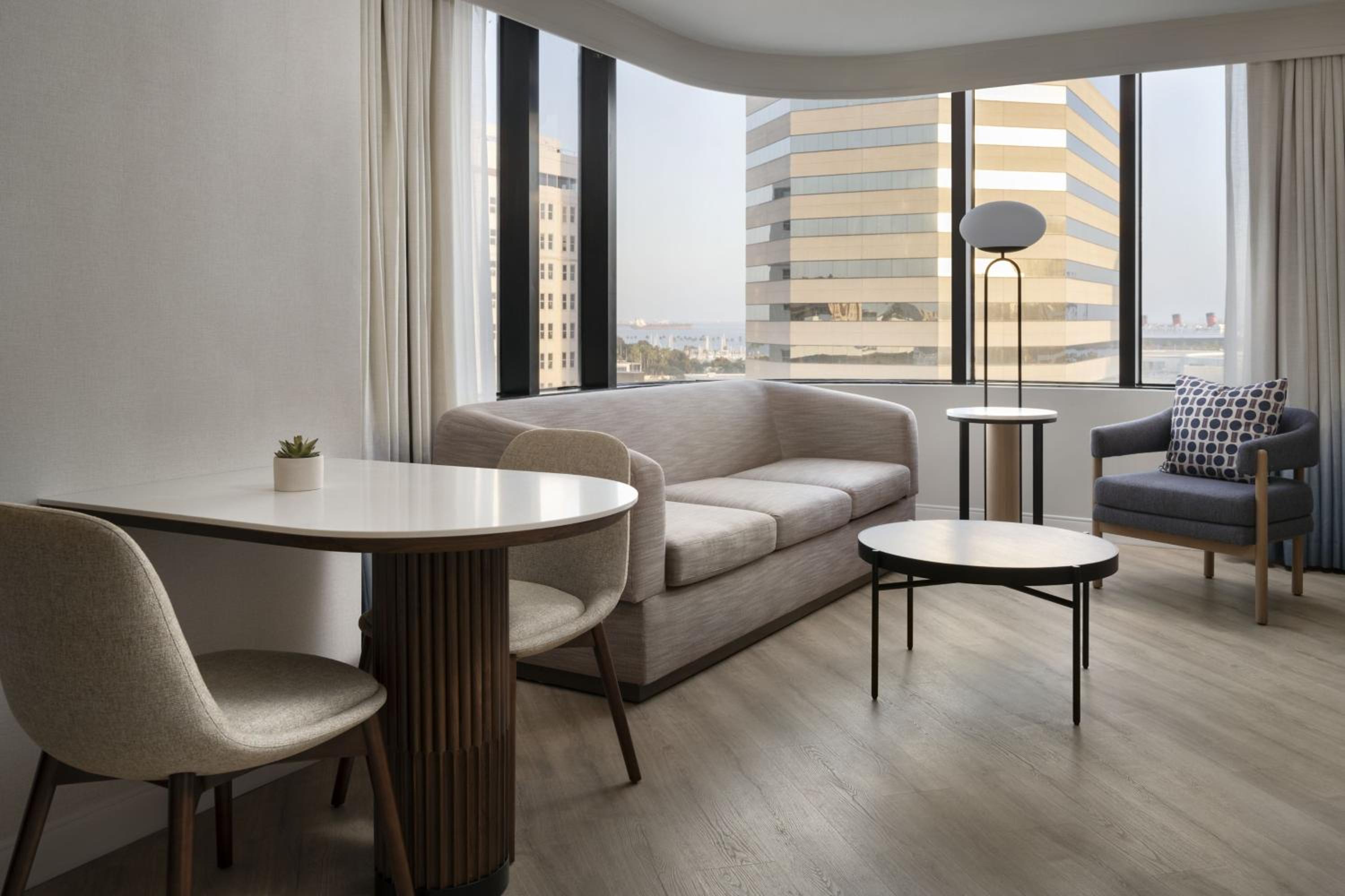 King Junior Corner Suite with Harbor View