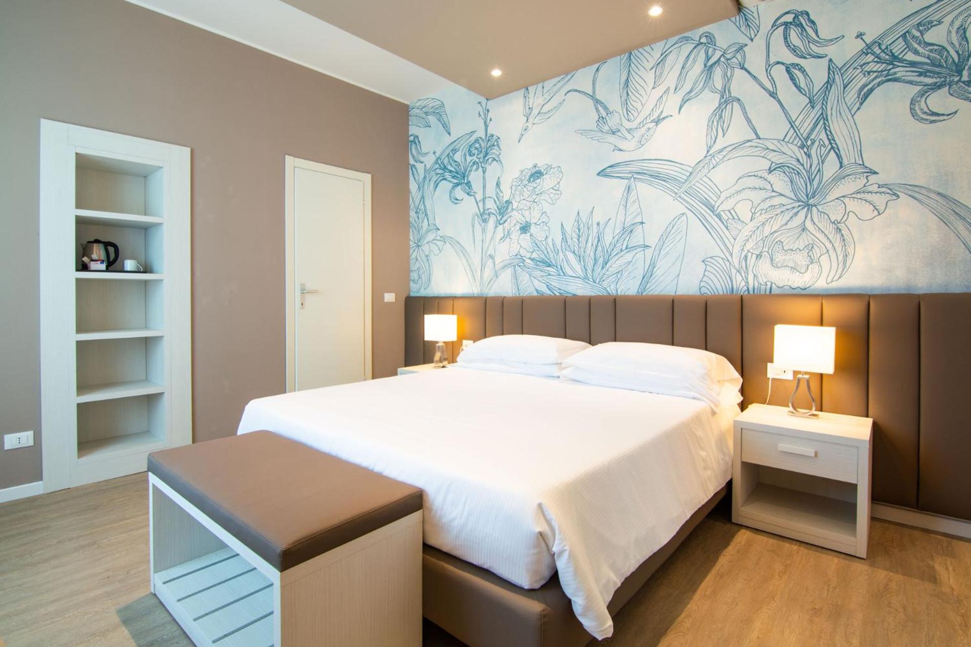 Double Room with Partial Sea View