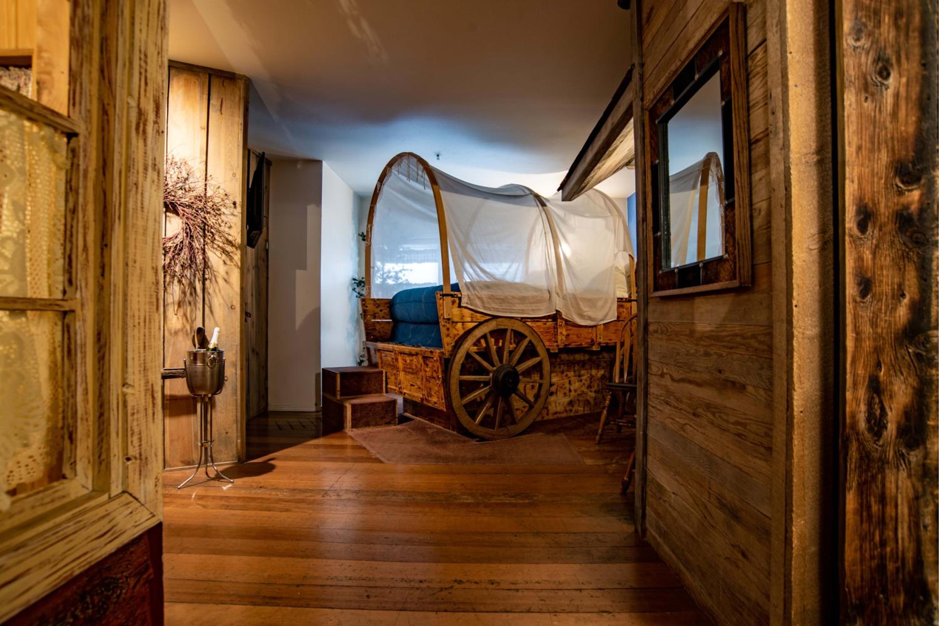 Deluxe Double Room with Shower