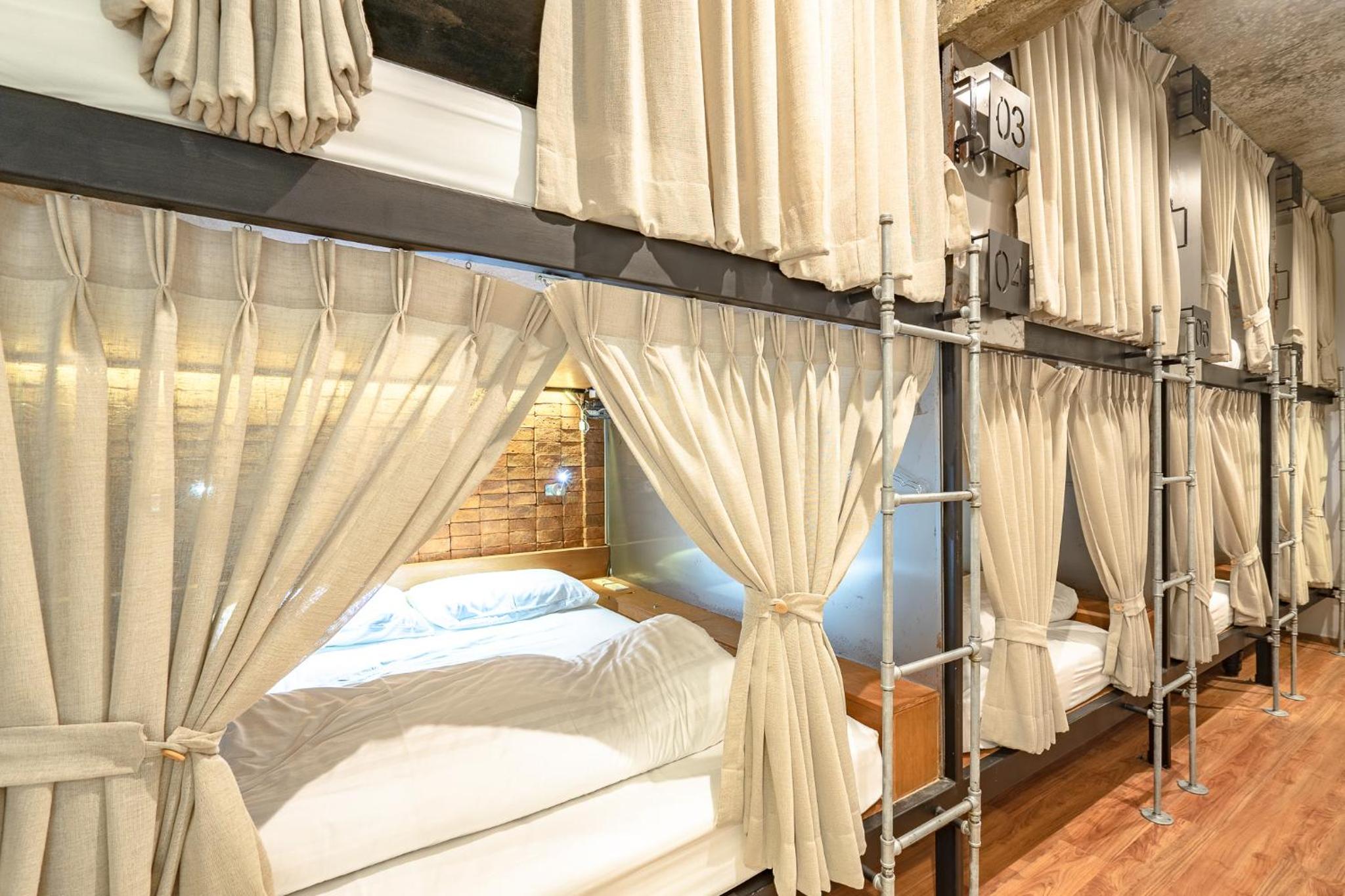 Double Bed in Mixed Dormitory Room 