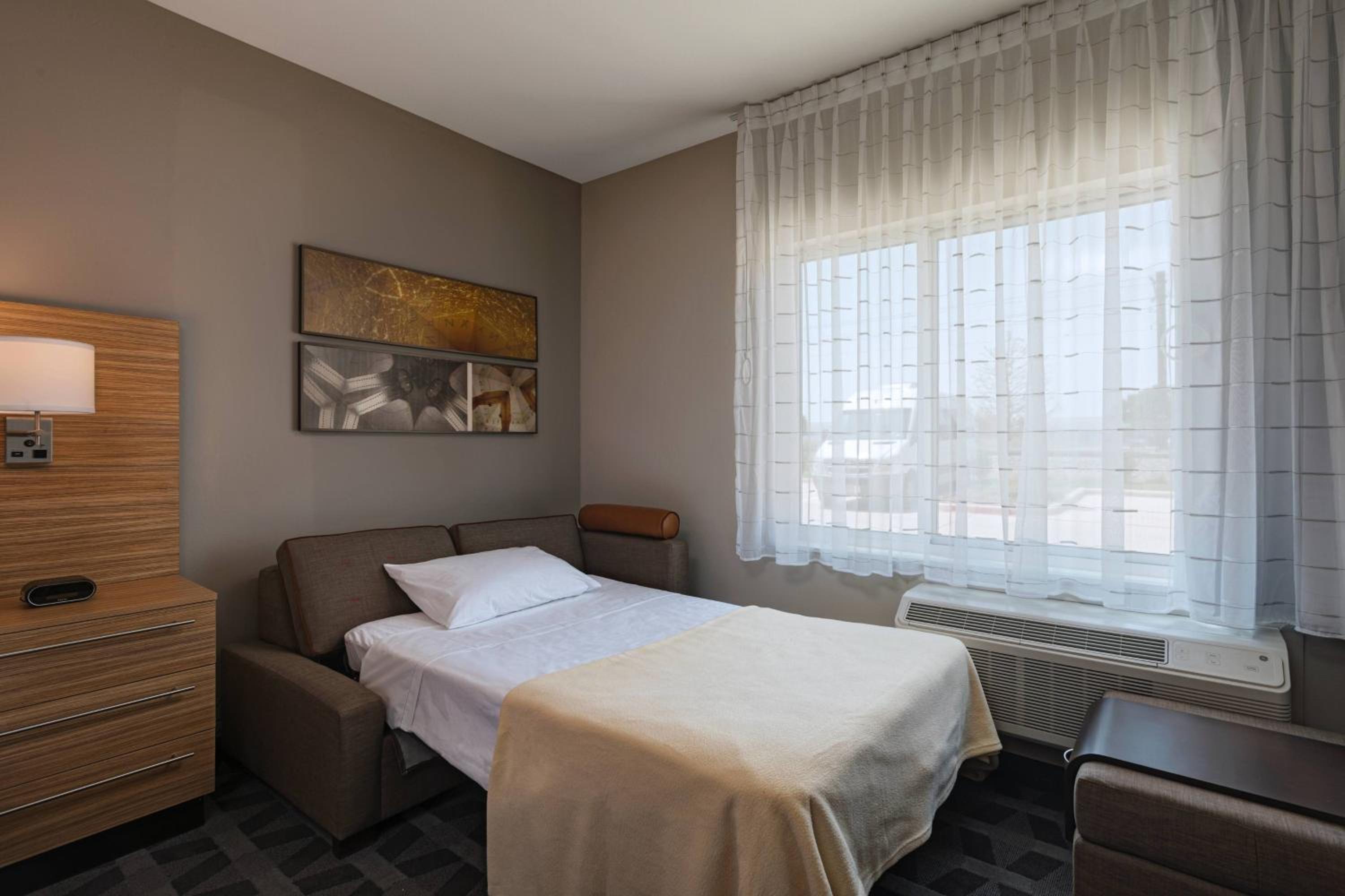 King Studio with Sofa Bed