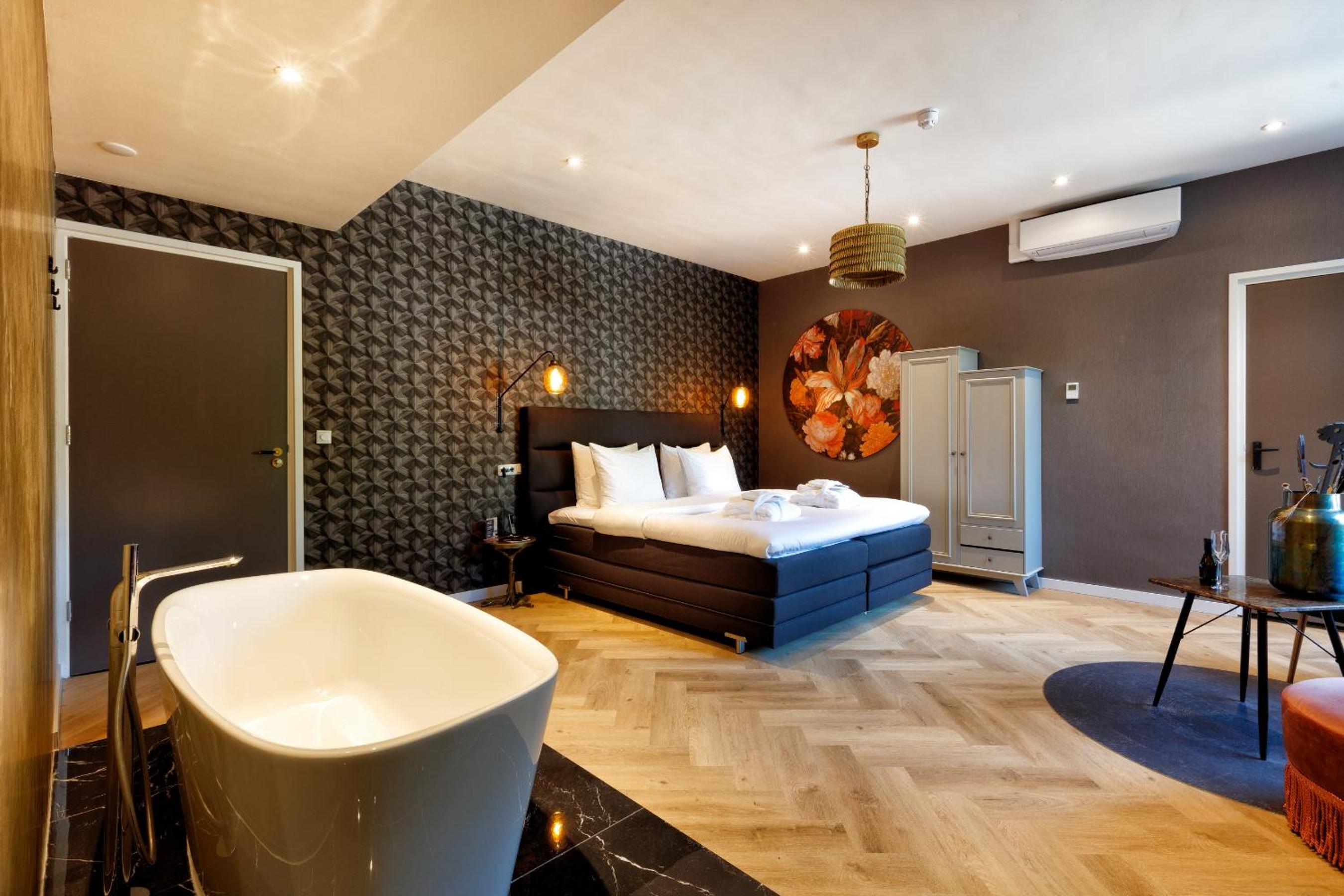 Queen Suite