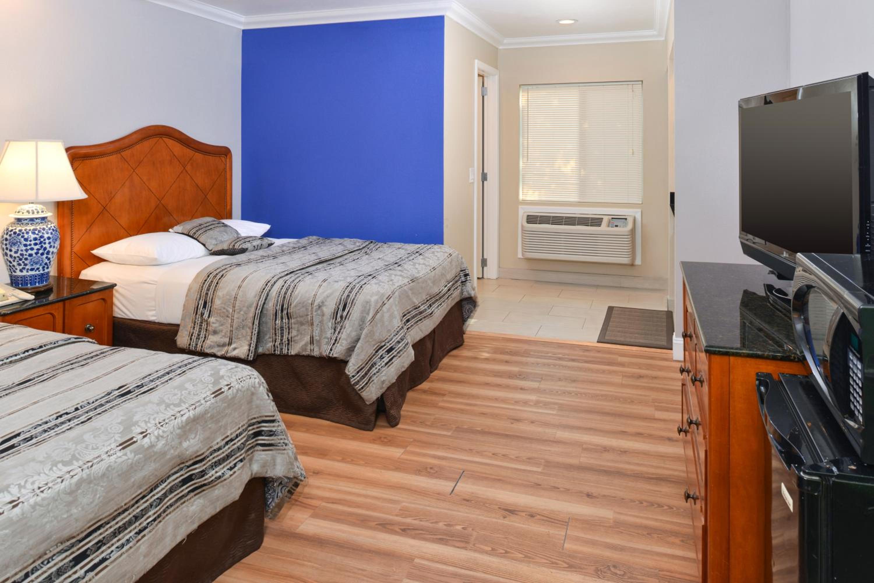 Deluxe Double Room with Bath