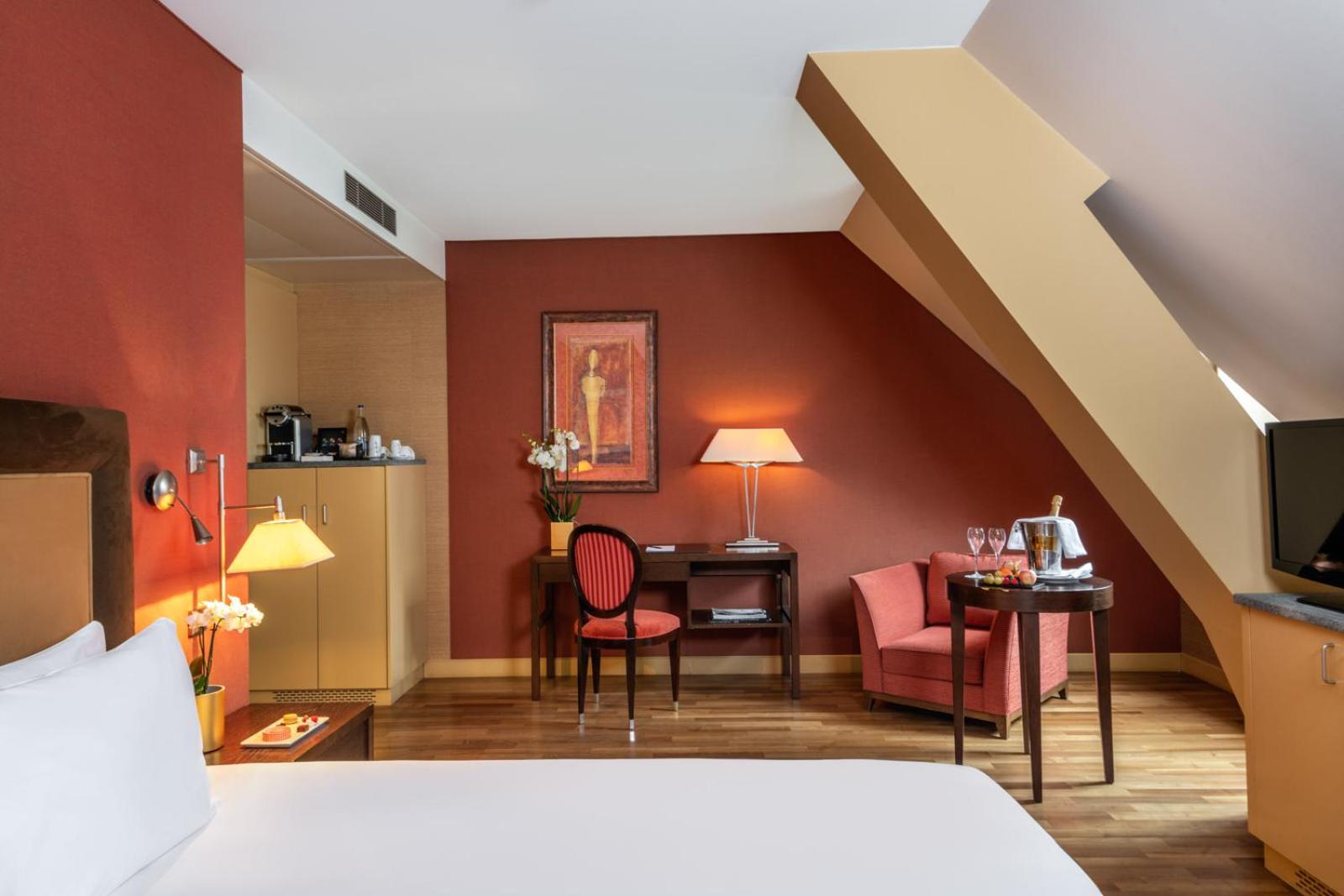 King Room with Lake View