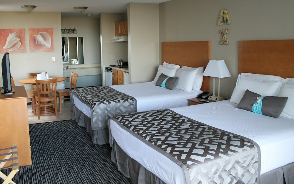 Suite, 2 Queen Beds, Kitchen, Oceanfront