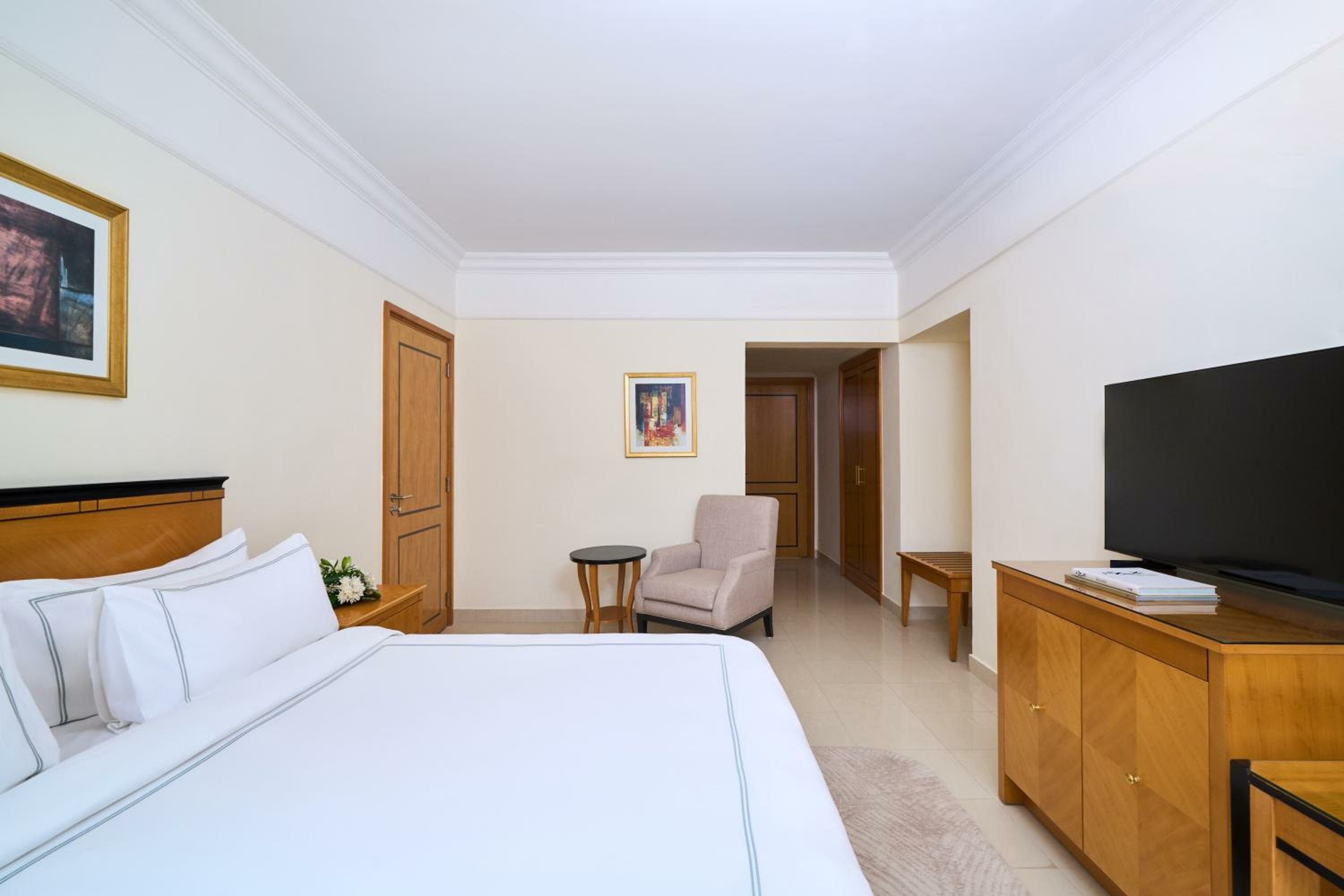 Deluxe Room Aqua King Bed