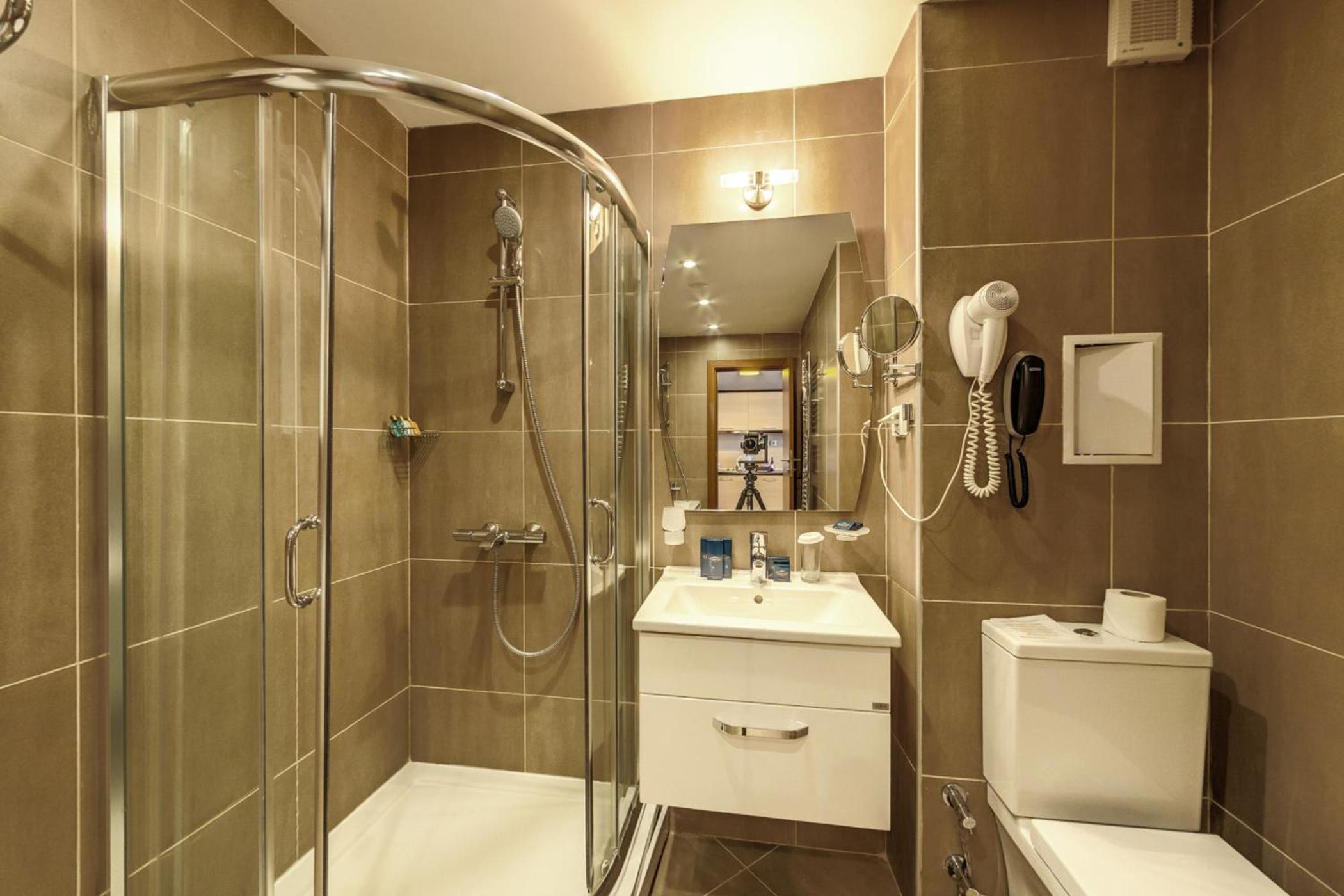 Executive Deluxe Suite