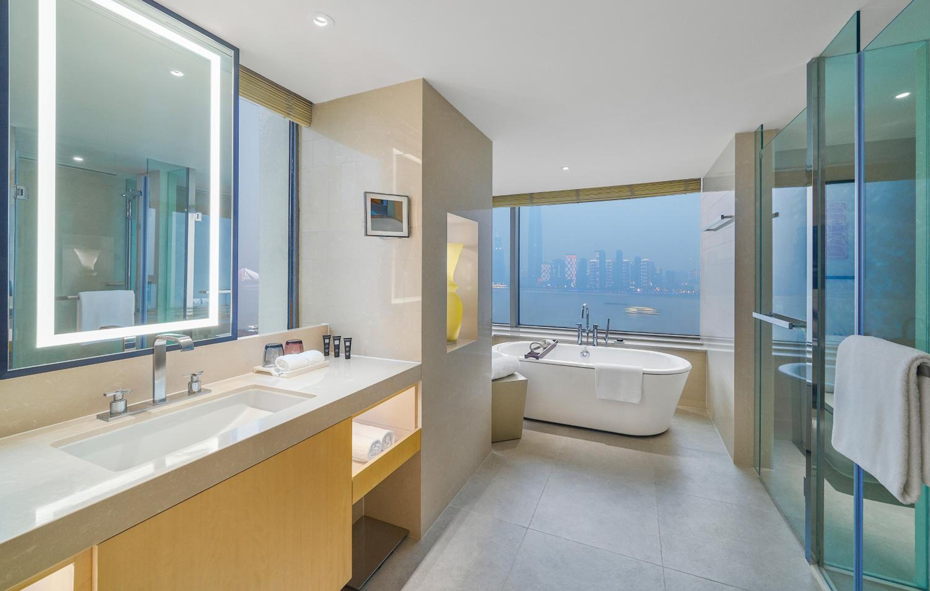 Premier King Room with River View