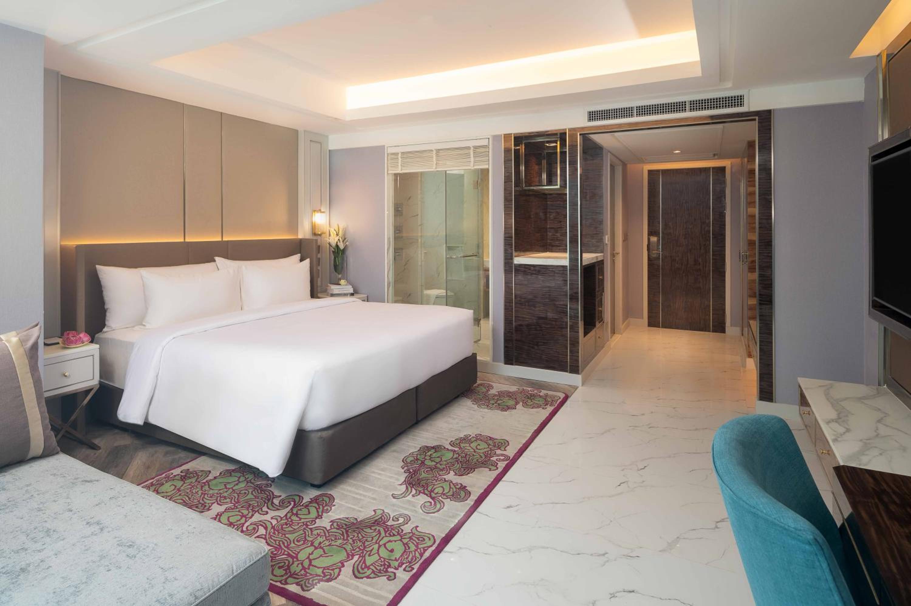 Premier Corner Room