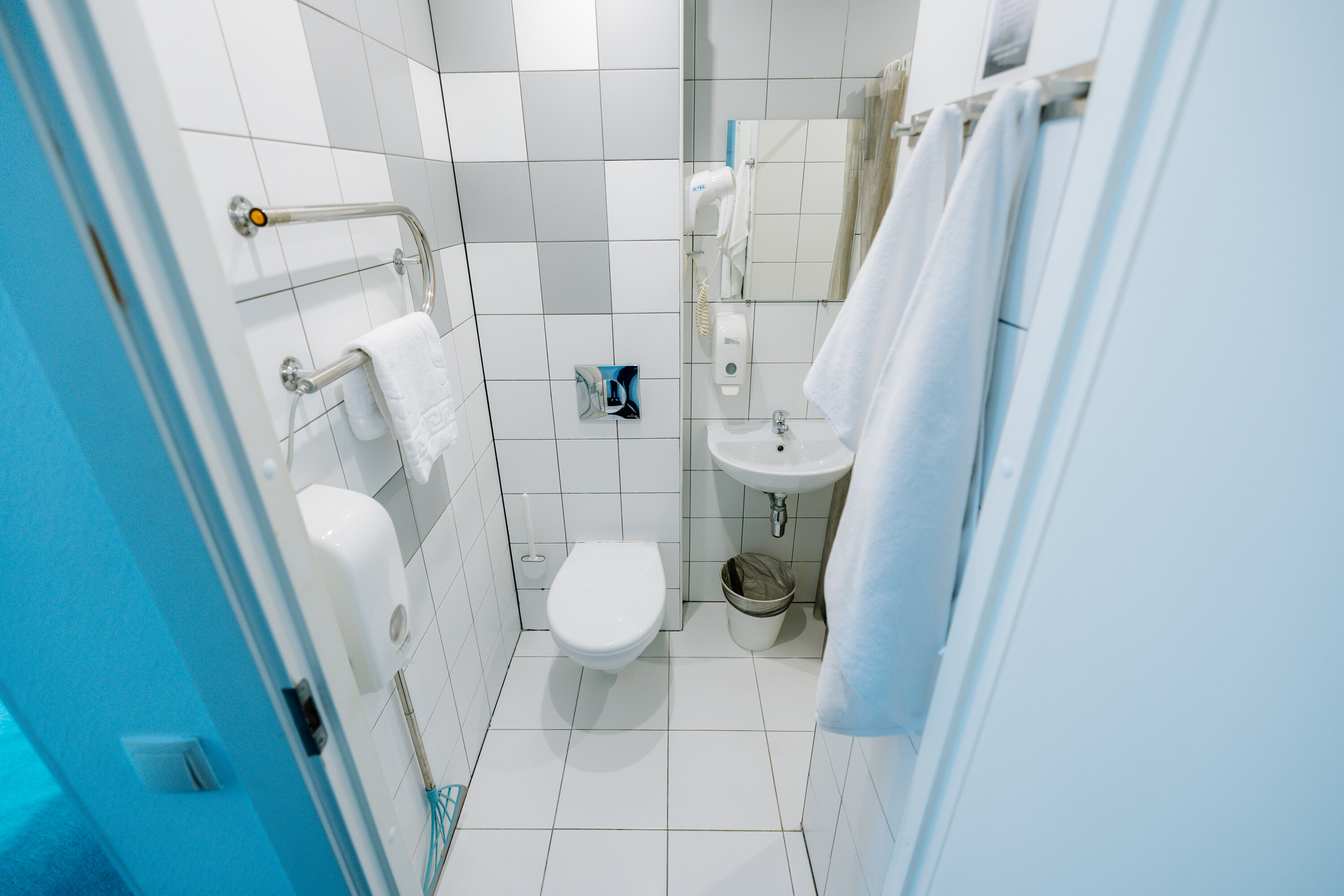 Стандартная двухместная комната с 1 большой или 2 раздельными кроватями