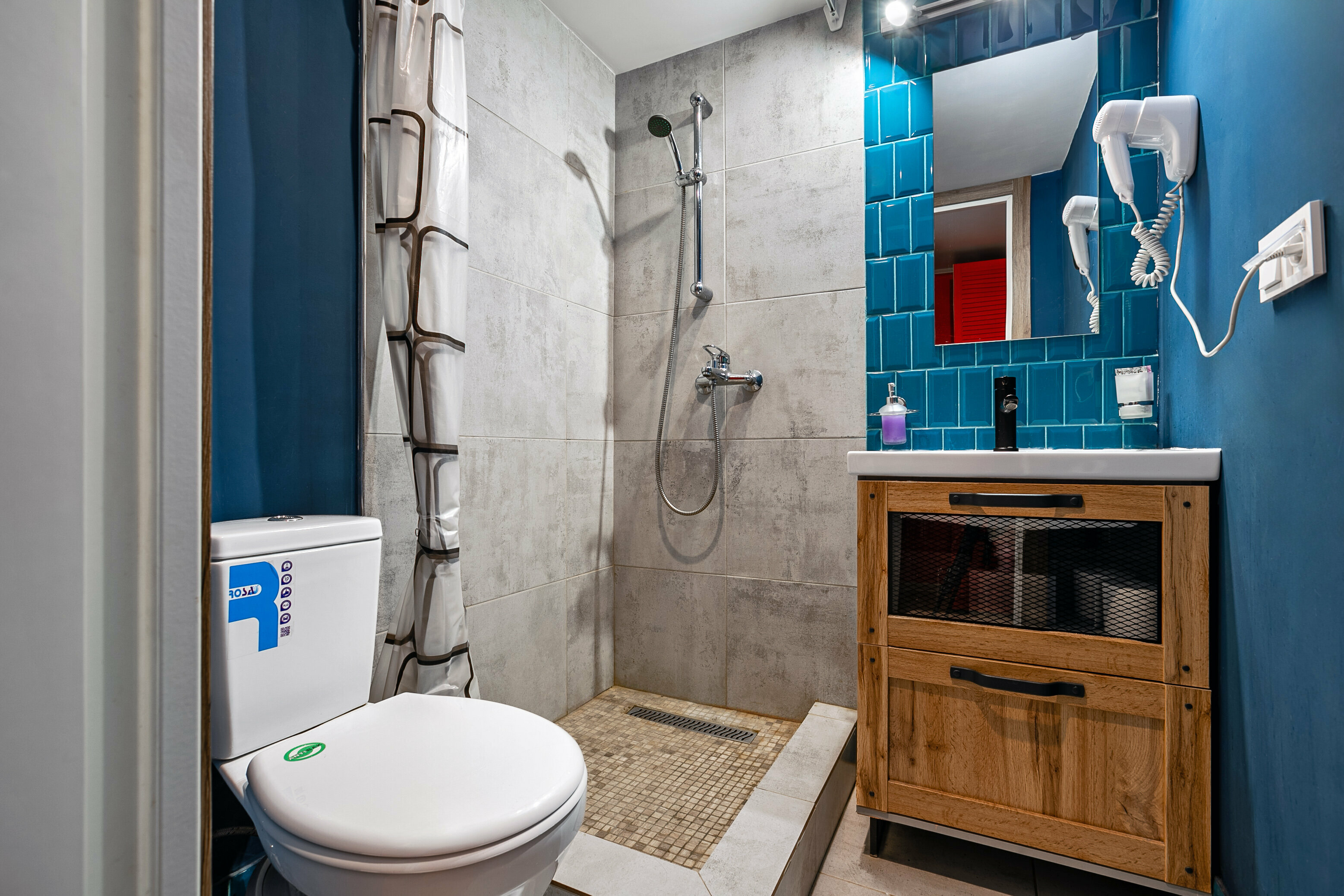 Cемейный номер с собственной ванной комнатой