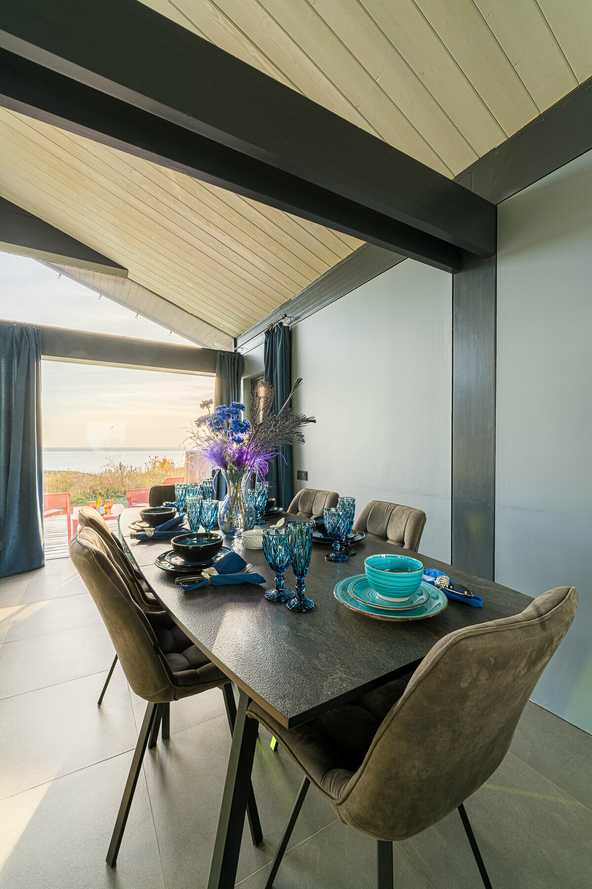 Коттедж с видом на озеро