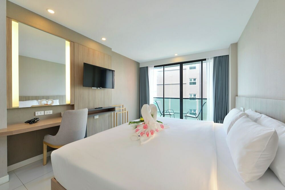 Deluxe Double Room, City View