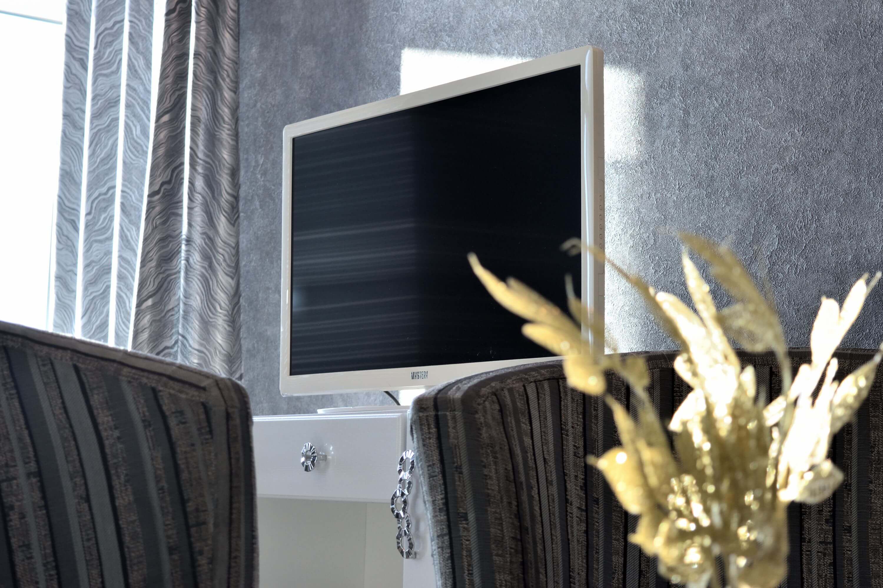 №3. Семейный номер с двуспальной кроватью, диваном и видом на Байкал