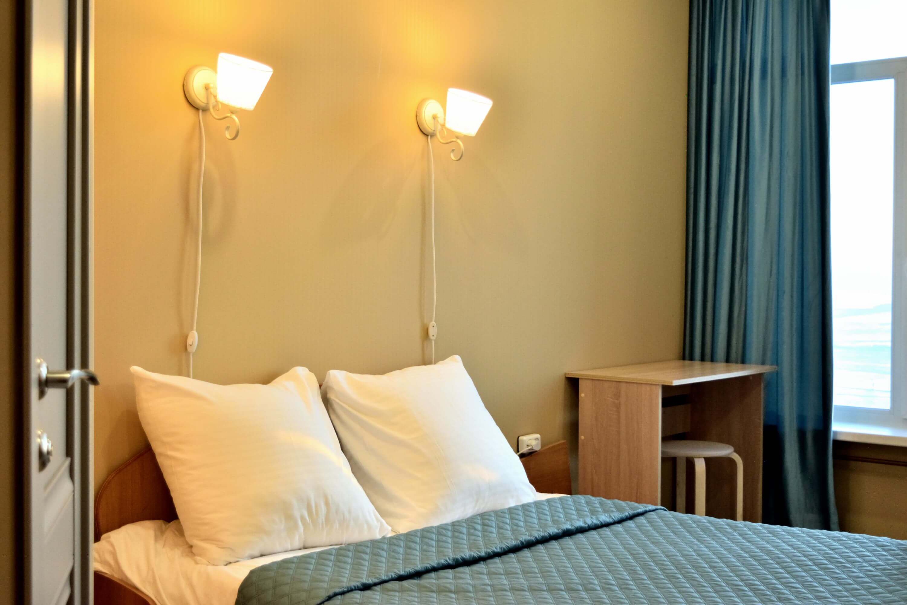 №10. Семейный номер с двуспальной кроватью и видом на Байкал