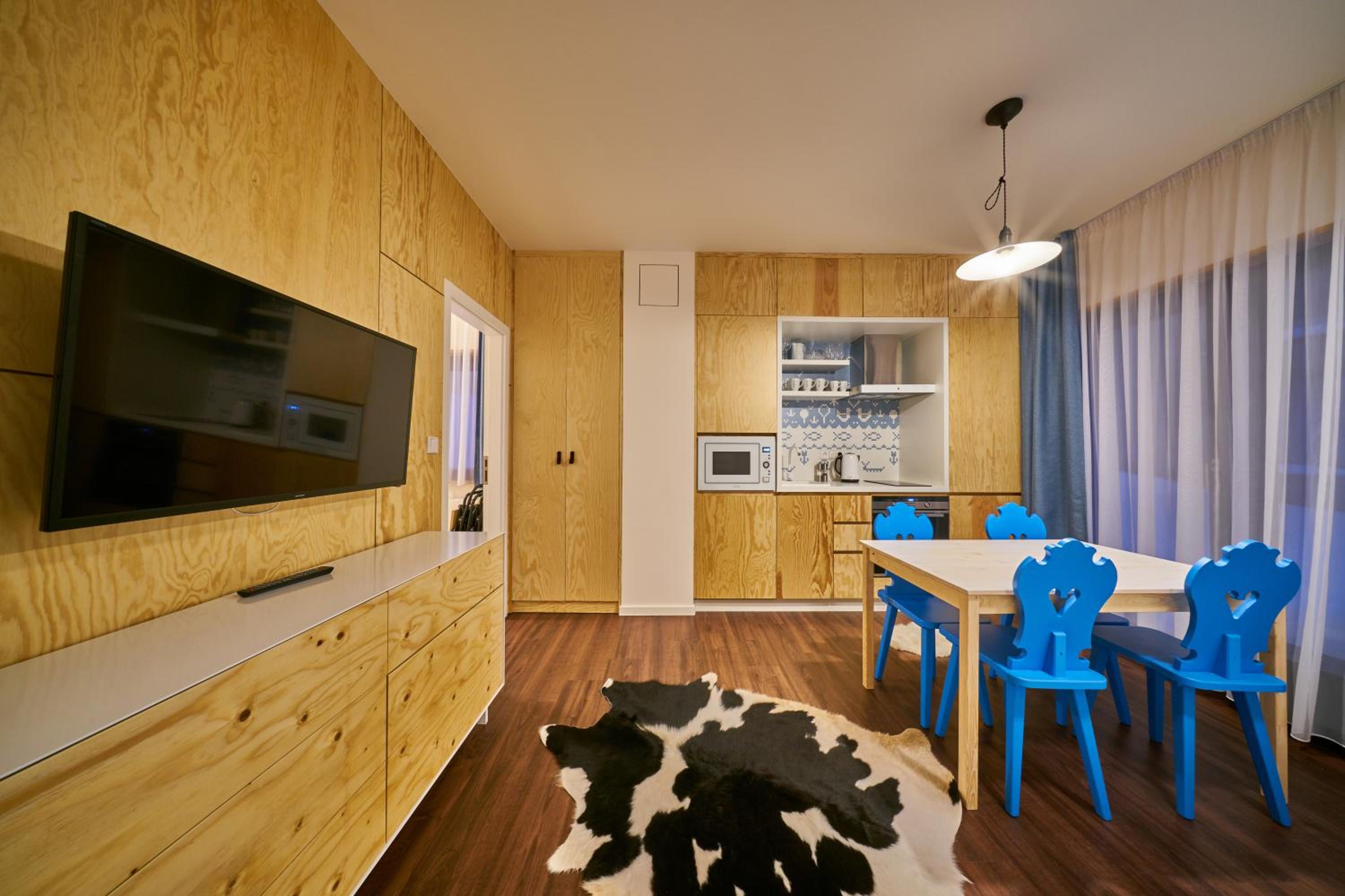 One-Bedroom Apartment