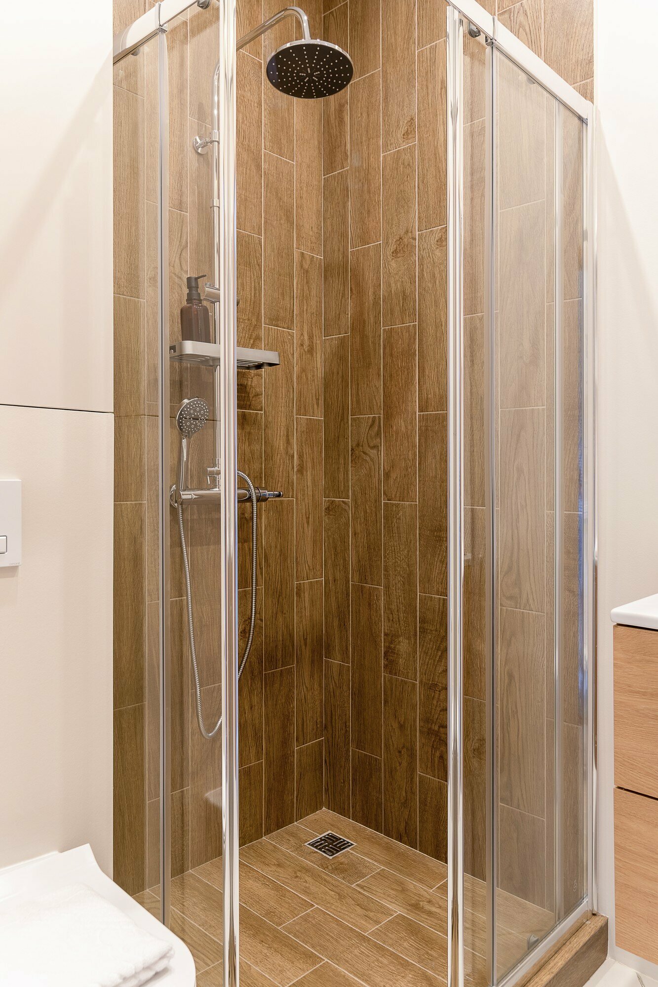 Трехместный номер с частичным видом на море