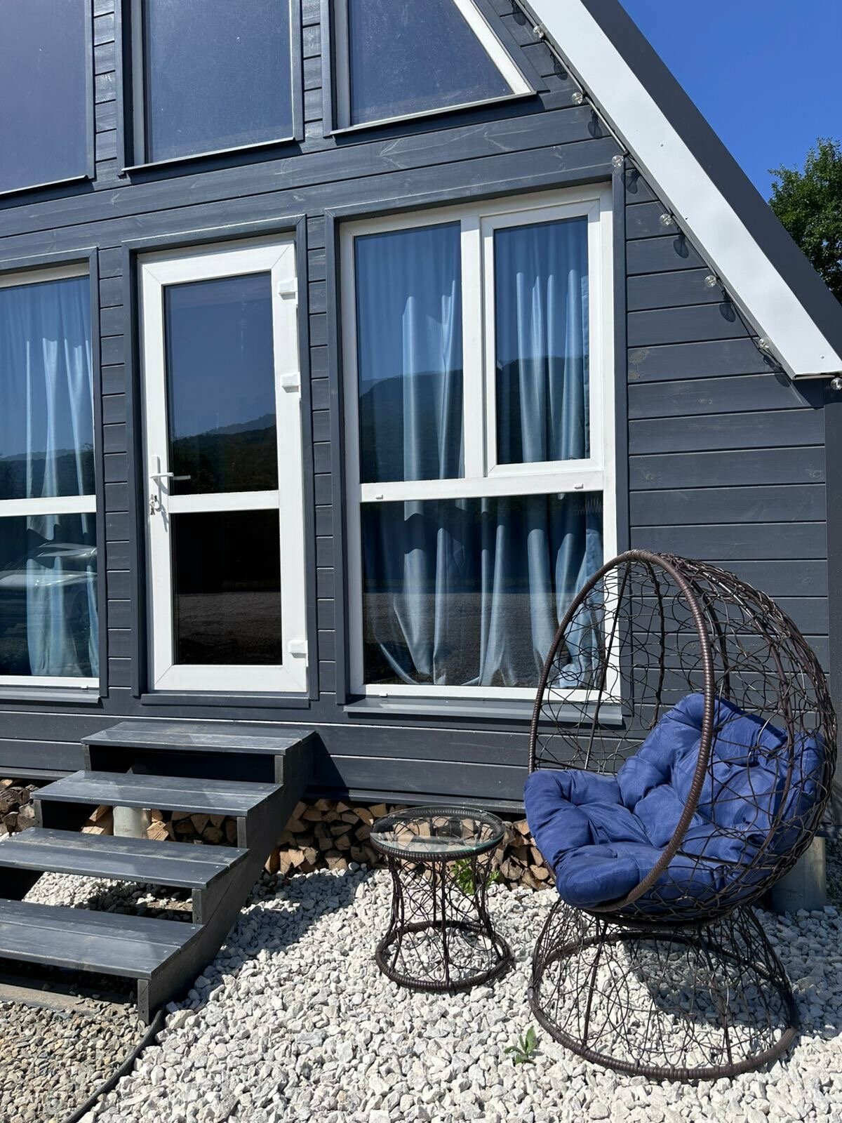 Семейный номер с видом на горы