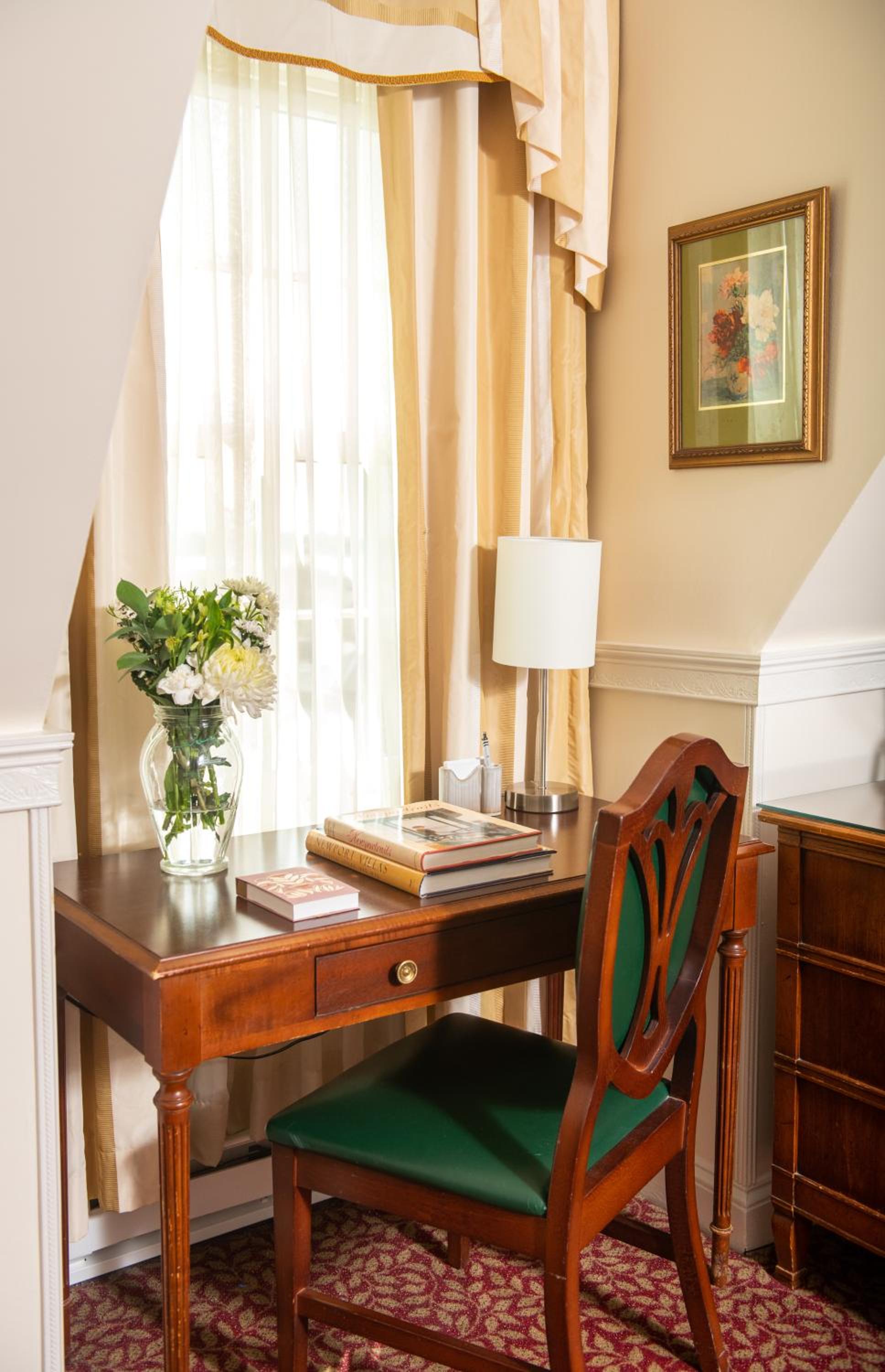 Deluxe King Room (NOT Pet Friendly)